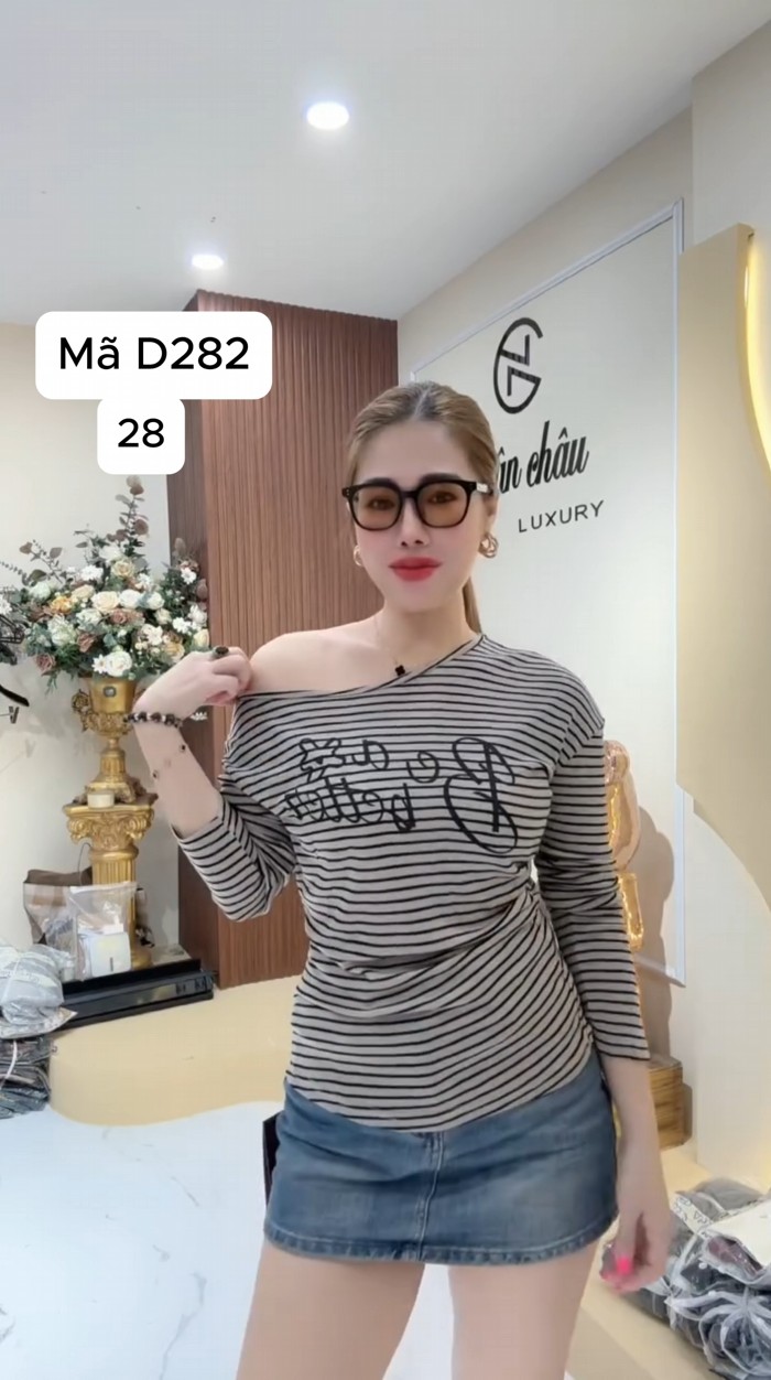 D282 Áo thun lệch vai sọc