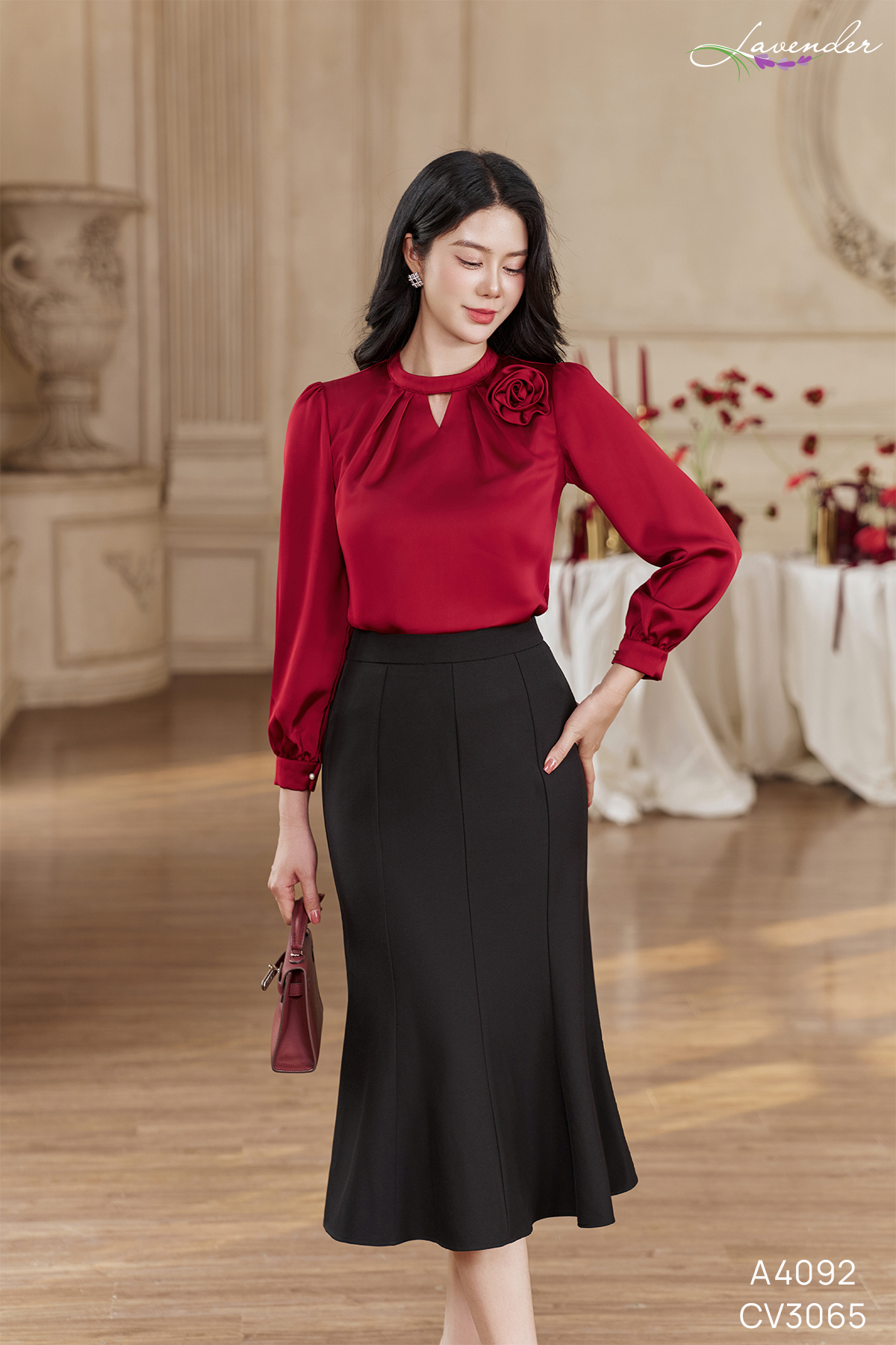 Áo sơ mi lụa hana màu đỏ đô phối hoa nổi A4092