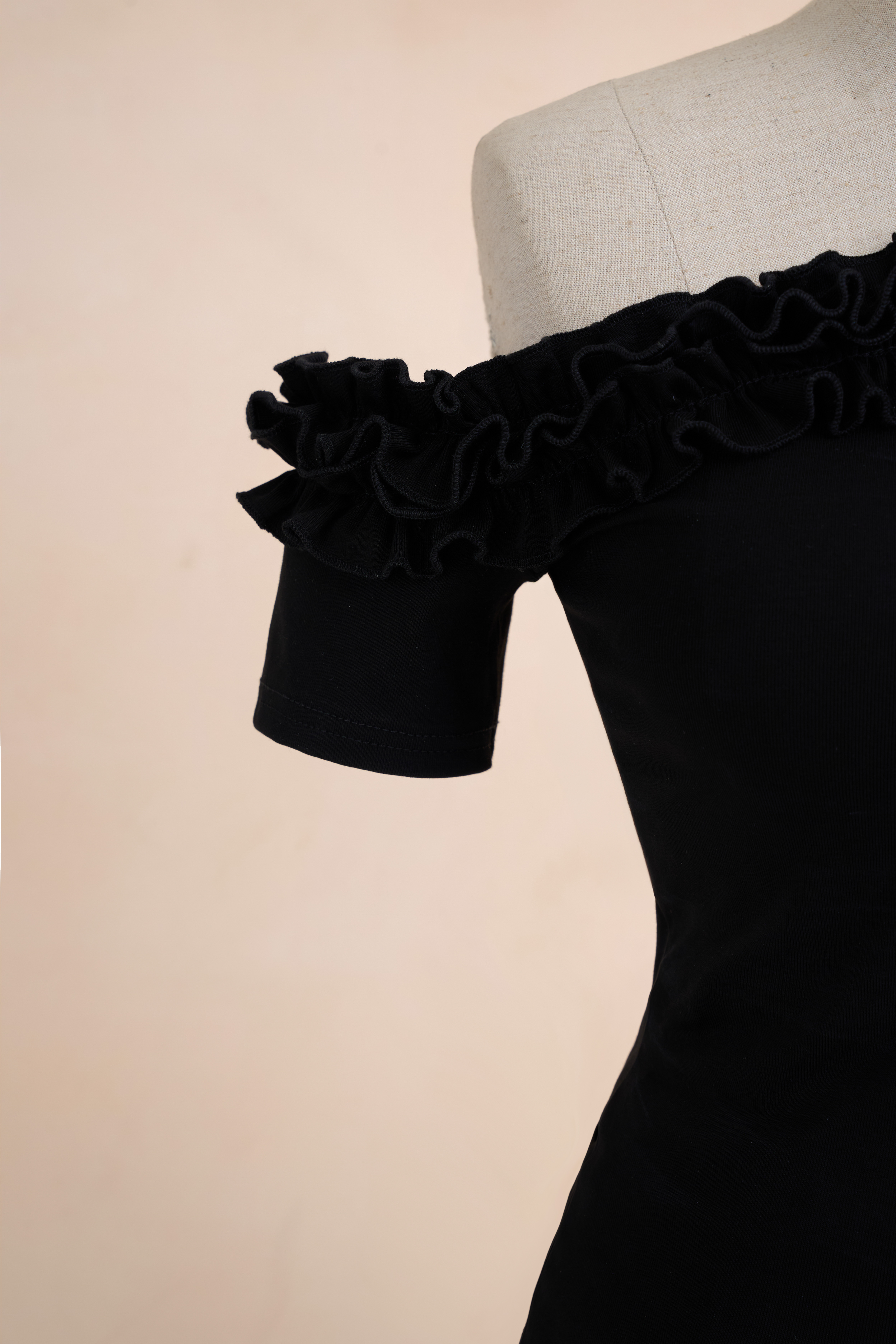 Áo Trễ Vai Viền Bèo Trơn_thumbnail_3