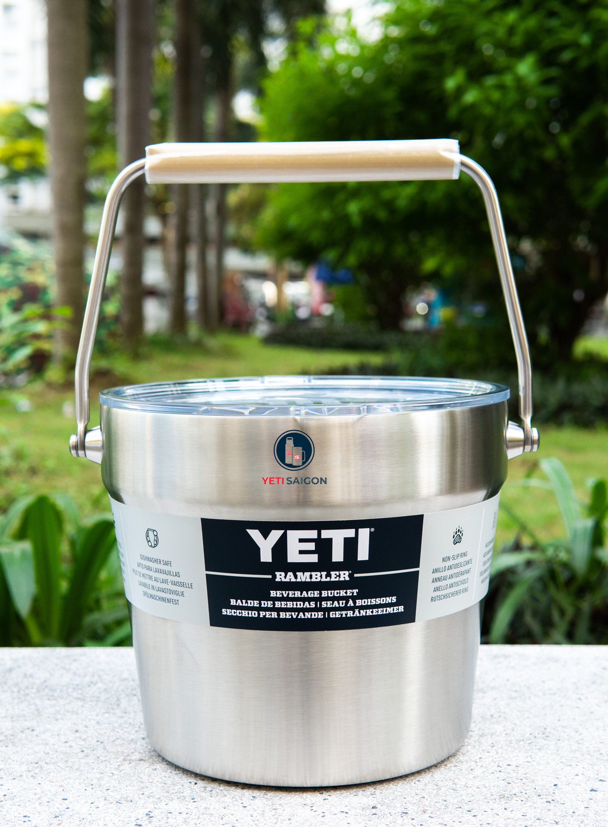 YETI Rambler Beverage Bucket_thumbnail_1
