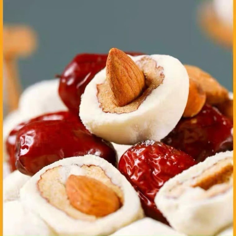 Kẹo Táo Đỏ Hạnh Nhân Bóc Sữa_thumbnail_1