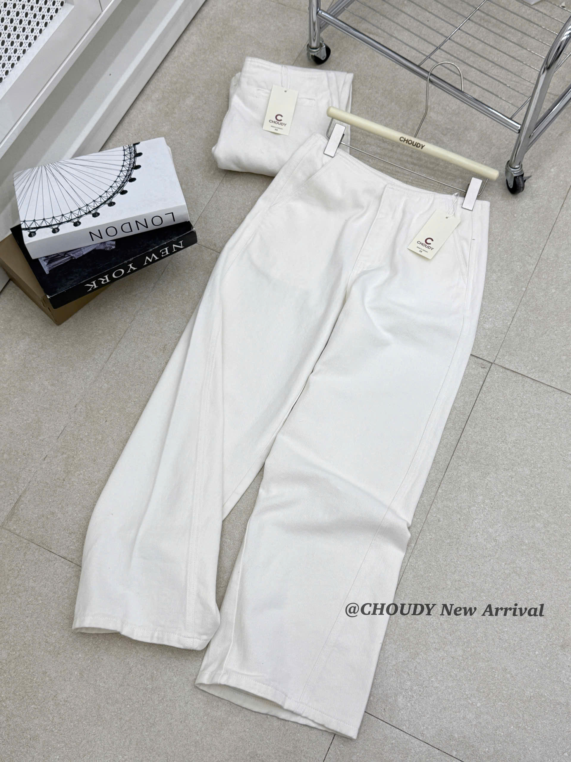 SALE U641 QUẦN JEAN SUÔNG TRẮNG_thumbnail_1