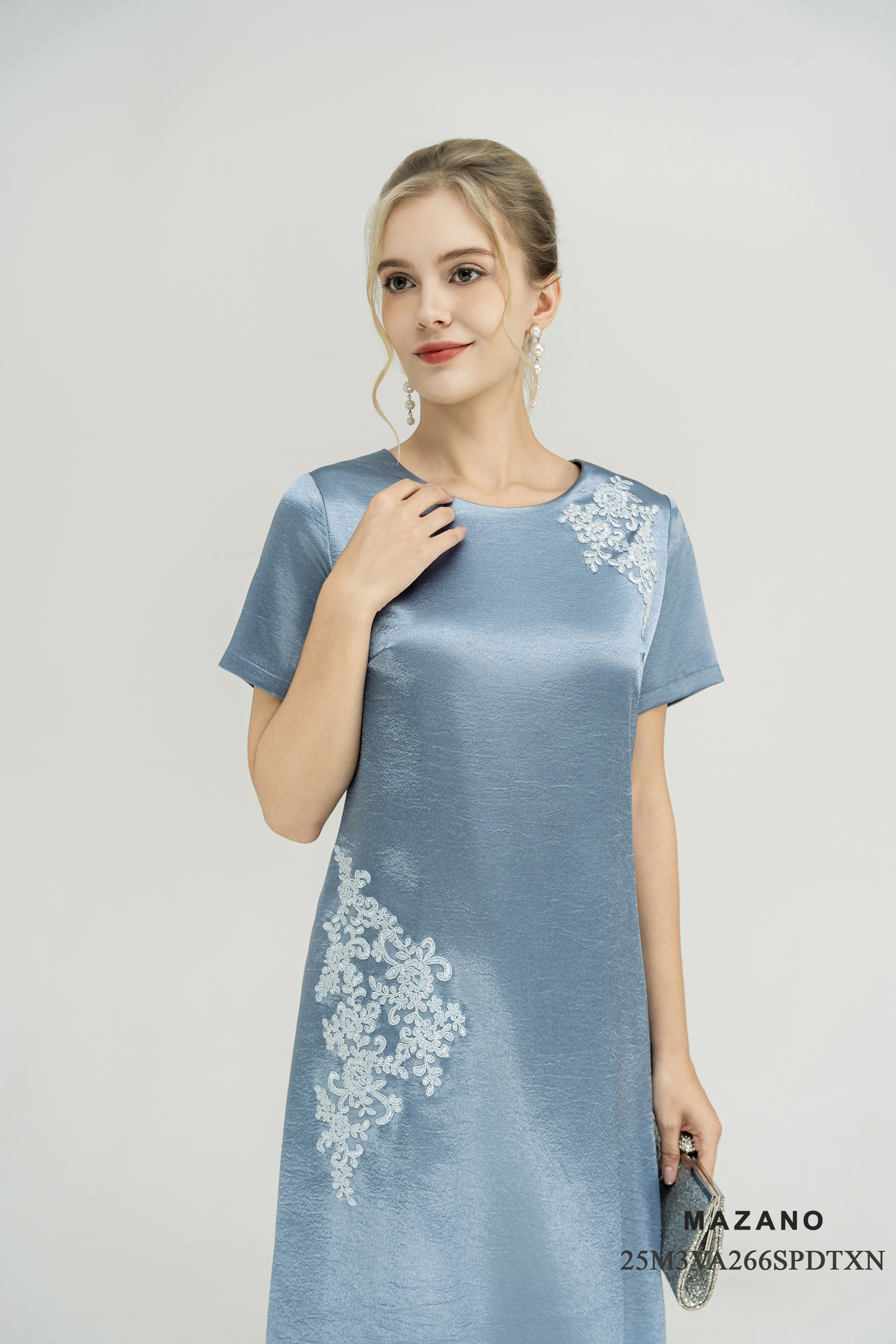 Váy Đầm Suông Vải lụa dày Trang trí ren thủ công Cổ tròn Tay ngắn Dài qua bắp chân_thumbnail_3