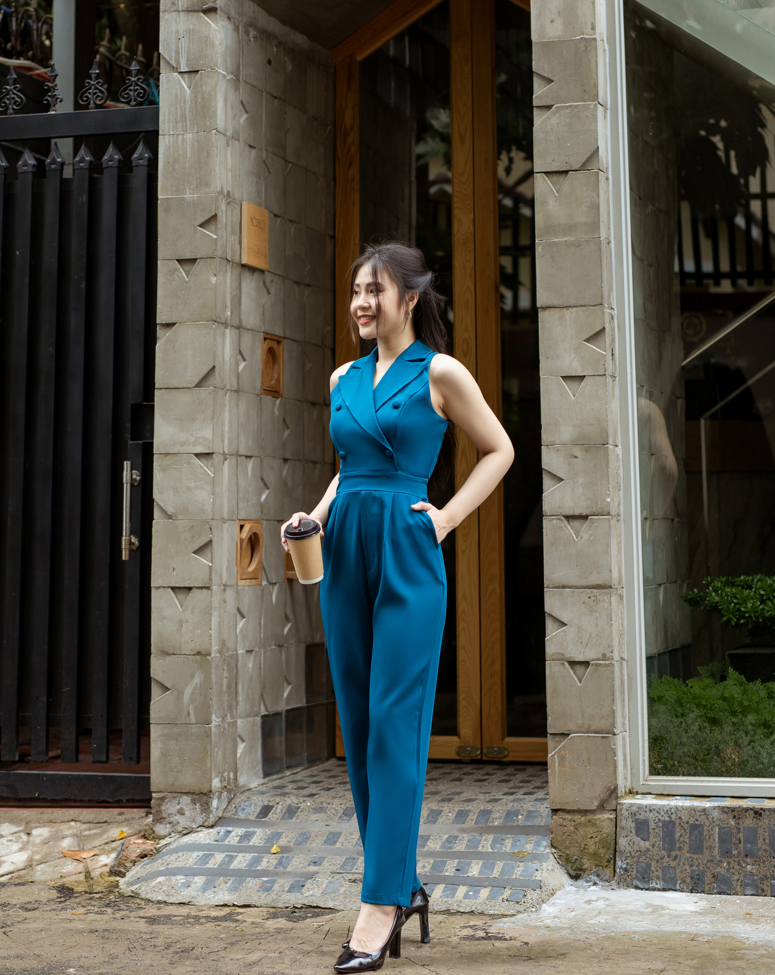 Jumpsuit kiểu Vest phối nút sang trọng_thumbnail_1