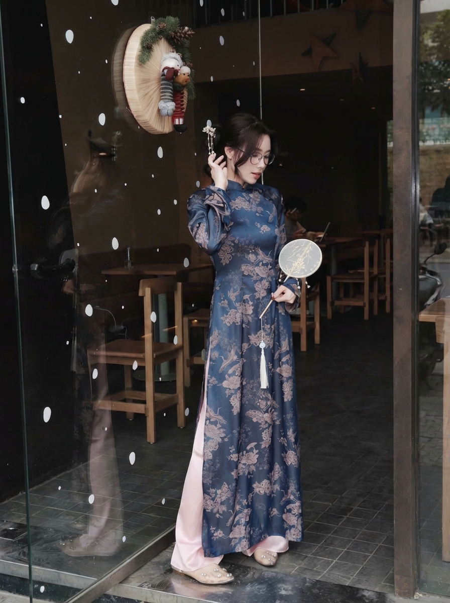 Áo Dài Nữ Màu Xanh Navy_thumbnail_2