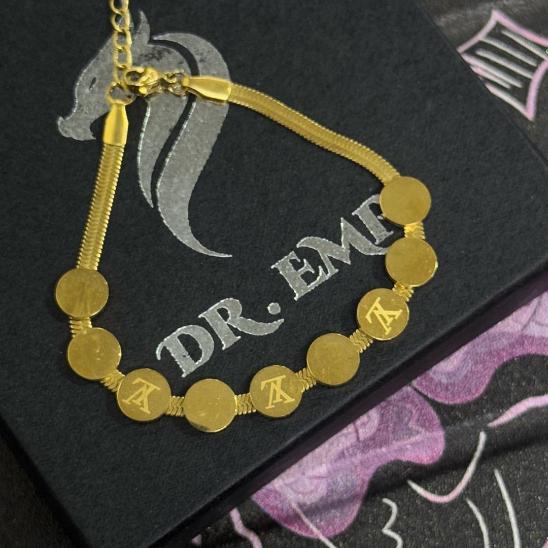 vòng tay titan vàng charm tròn dẹt trơn LV_thumbnail_3