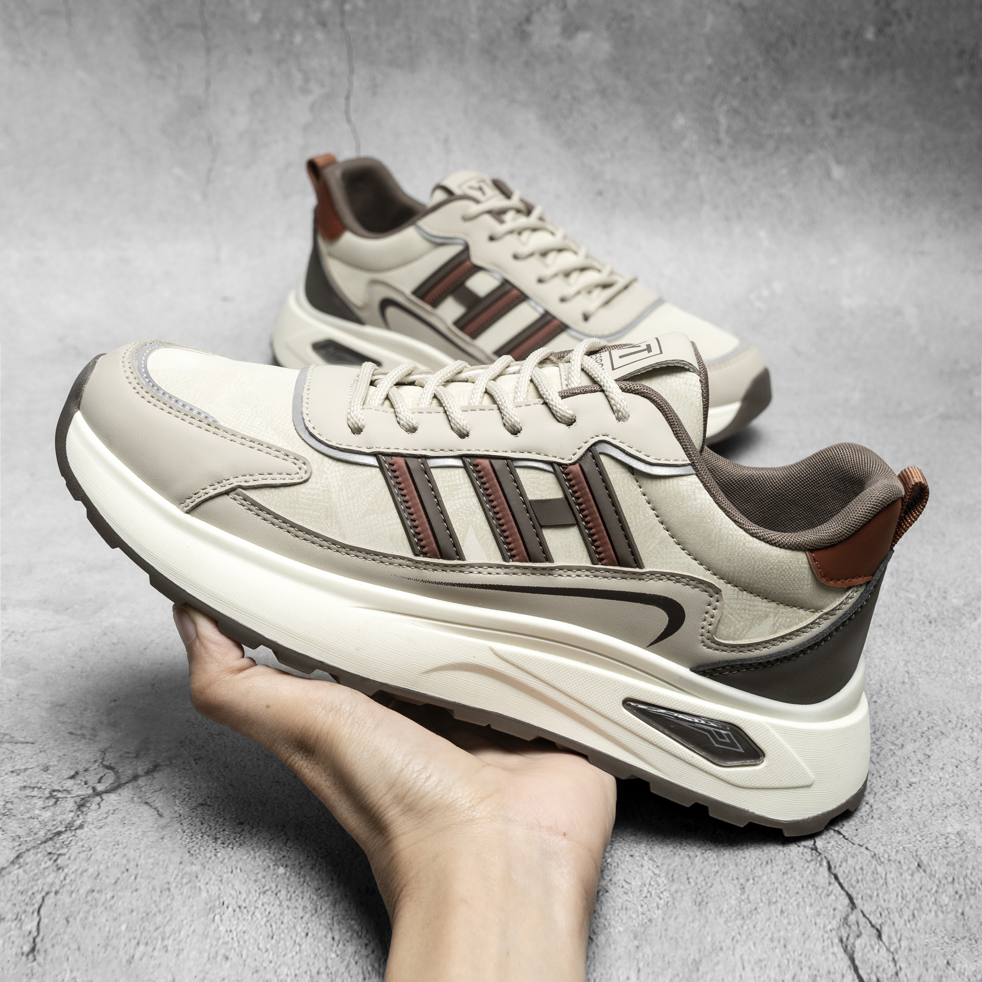 Sneaker thể thao CS299