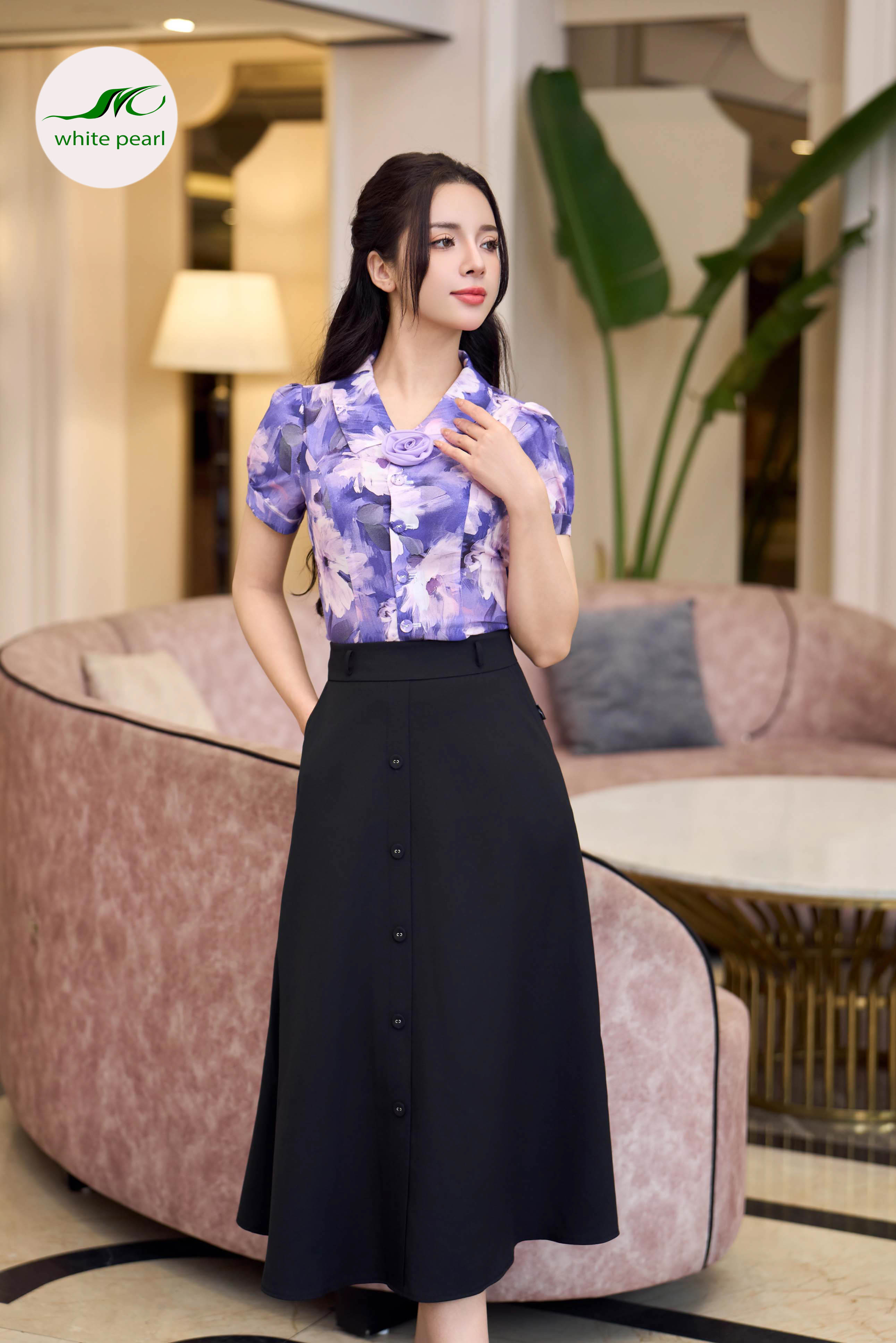 Chân váy xoè nẹp cúc thời trang công sở White Pearl_thumbnail_1