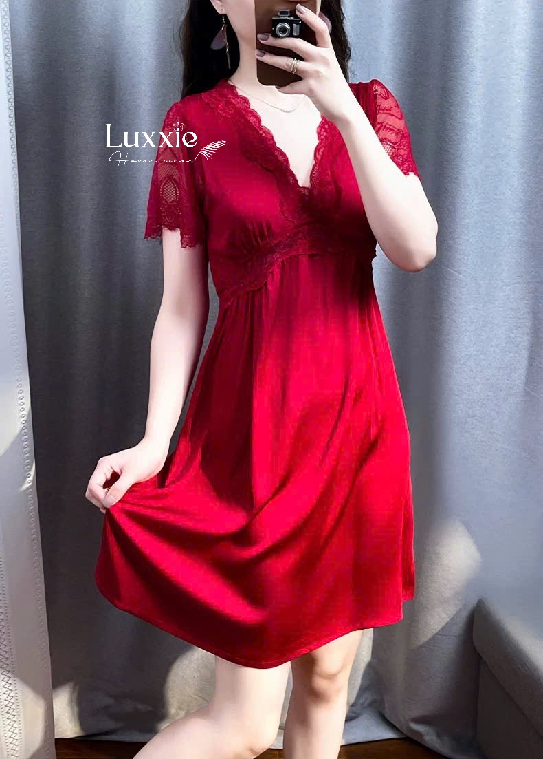 V07 Váy ngủ lụa cổ V tay ren dáng suông