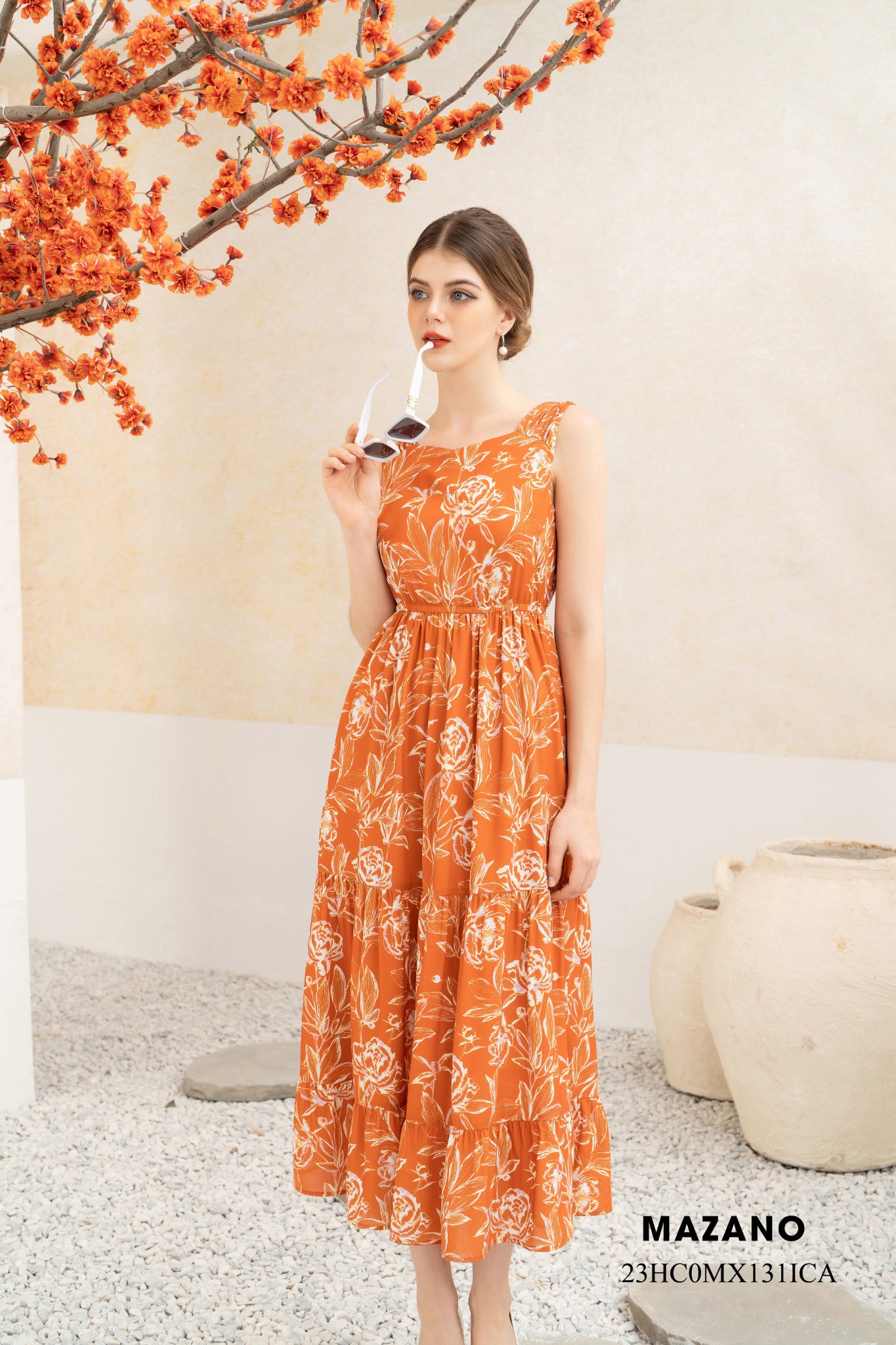 Đầm Maxi vải voan họa tiết hoa mẫu đơn cổ cách điệu không tay dài đến mắt cá chân