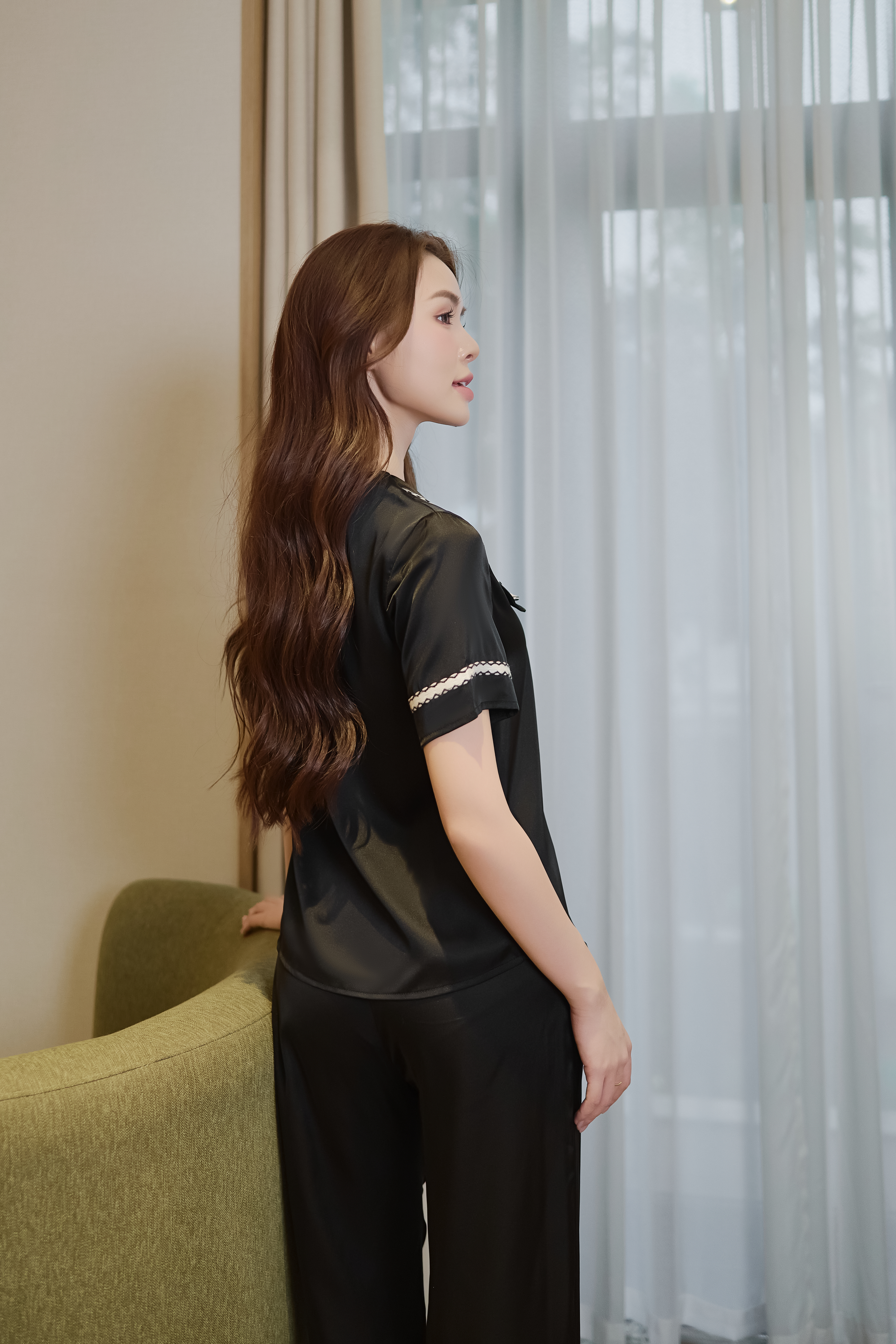 Bộ lụa áo cộc tay, quần dài BN595_thumbnail_3