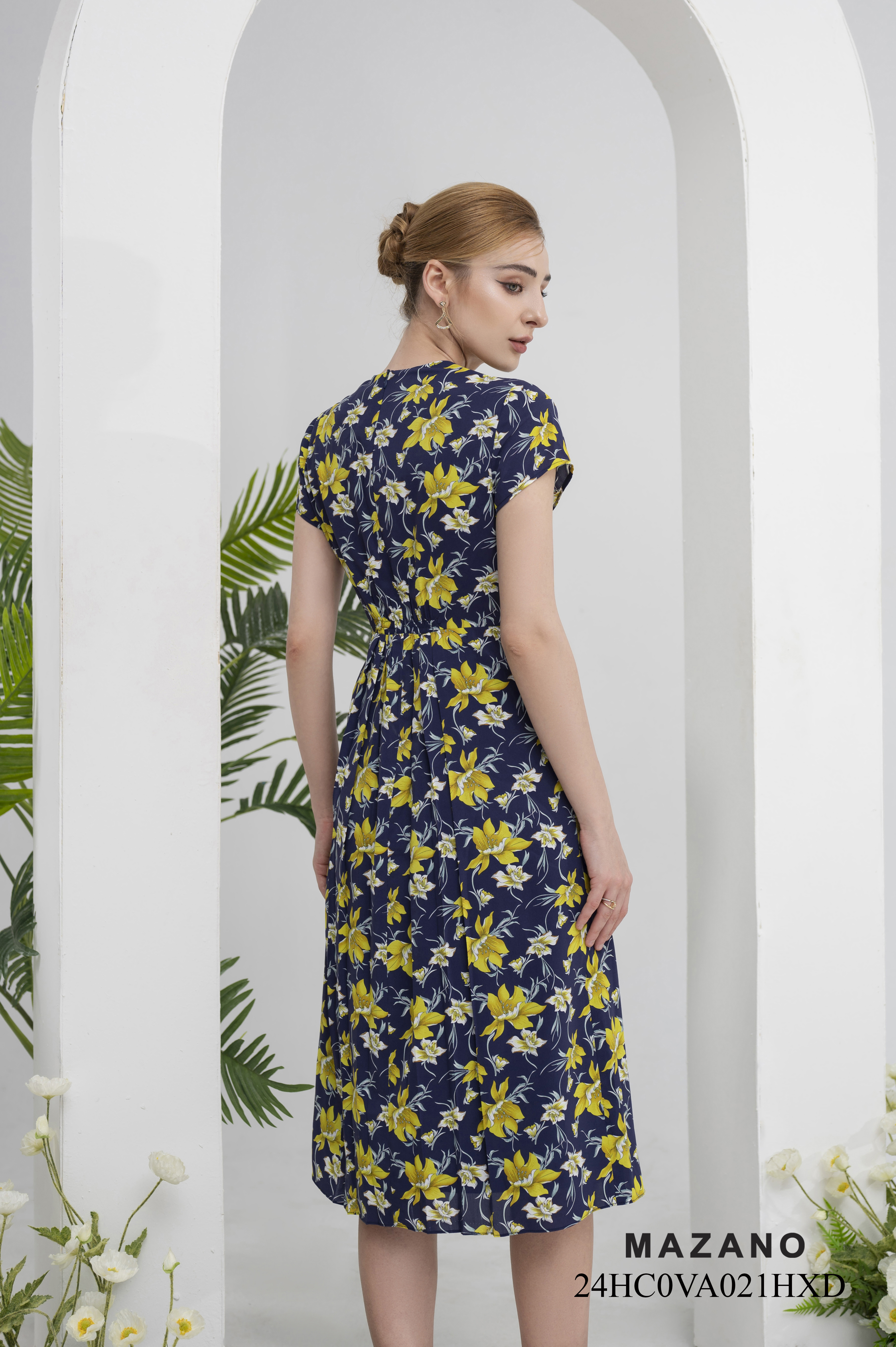 Đầm eo cao chân rủ xếp ly giữa_thumbnail_4