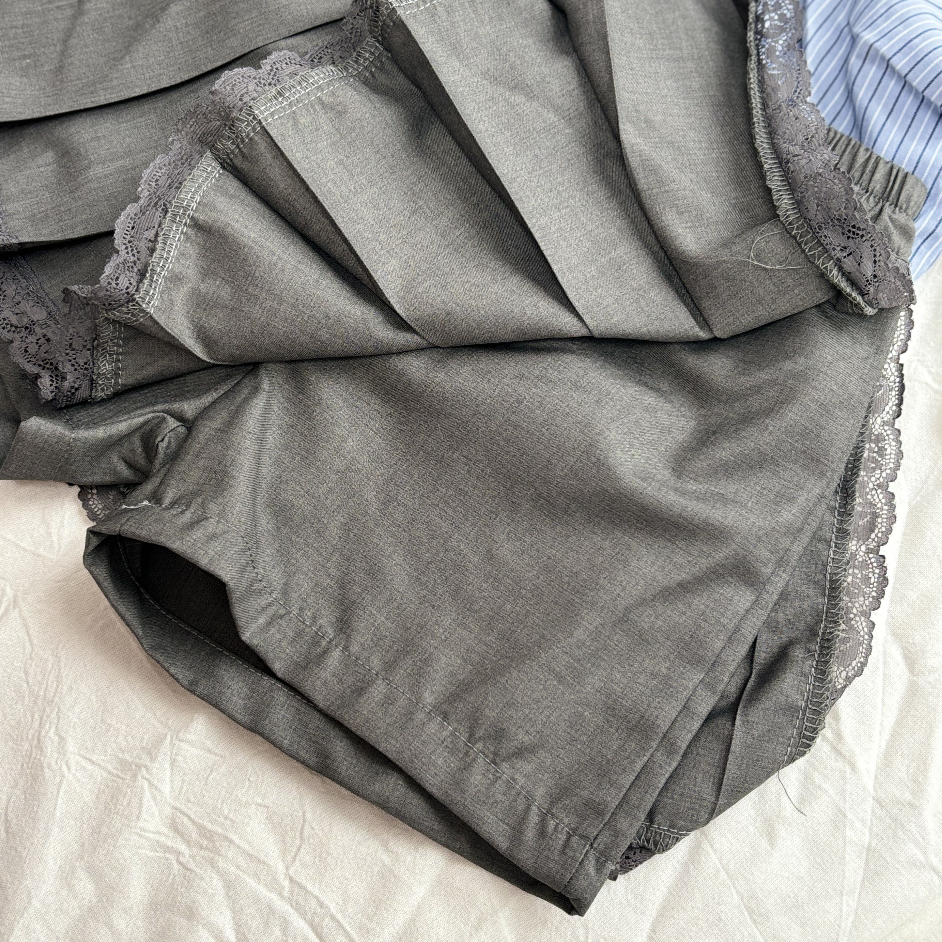 (S18) Set áo sơ mi kèm chân váy xếp ly màu ghi xinh xỉu thời trang bé gái QCCC 2025_thumbnail_5