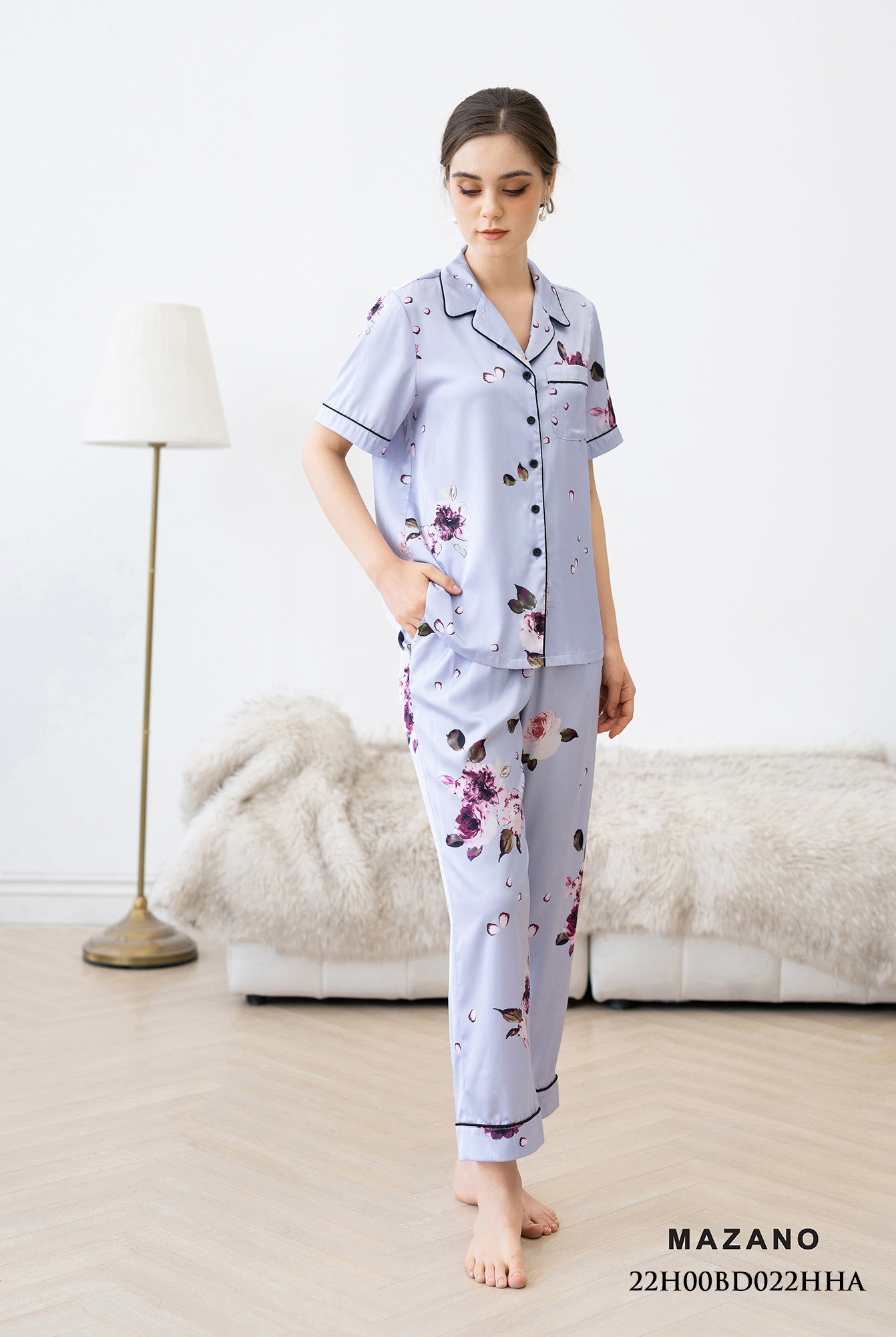 Bộ đồ họa tiết xanh tím họa tiết cộc tay 22H00BD022HA