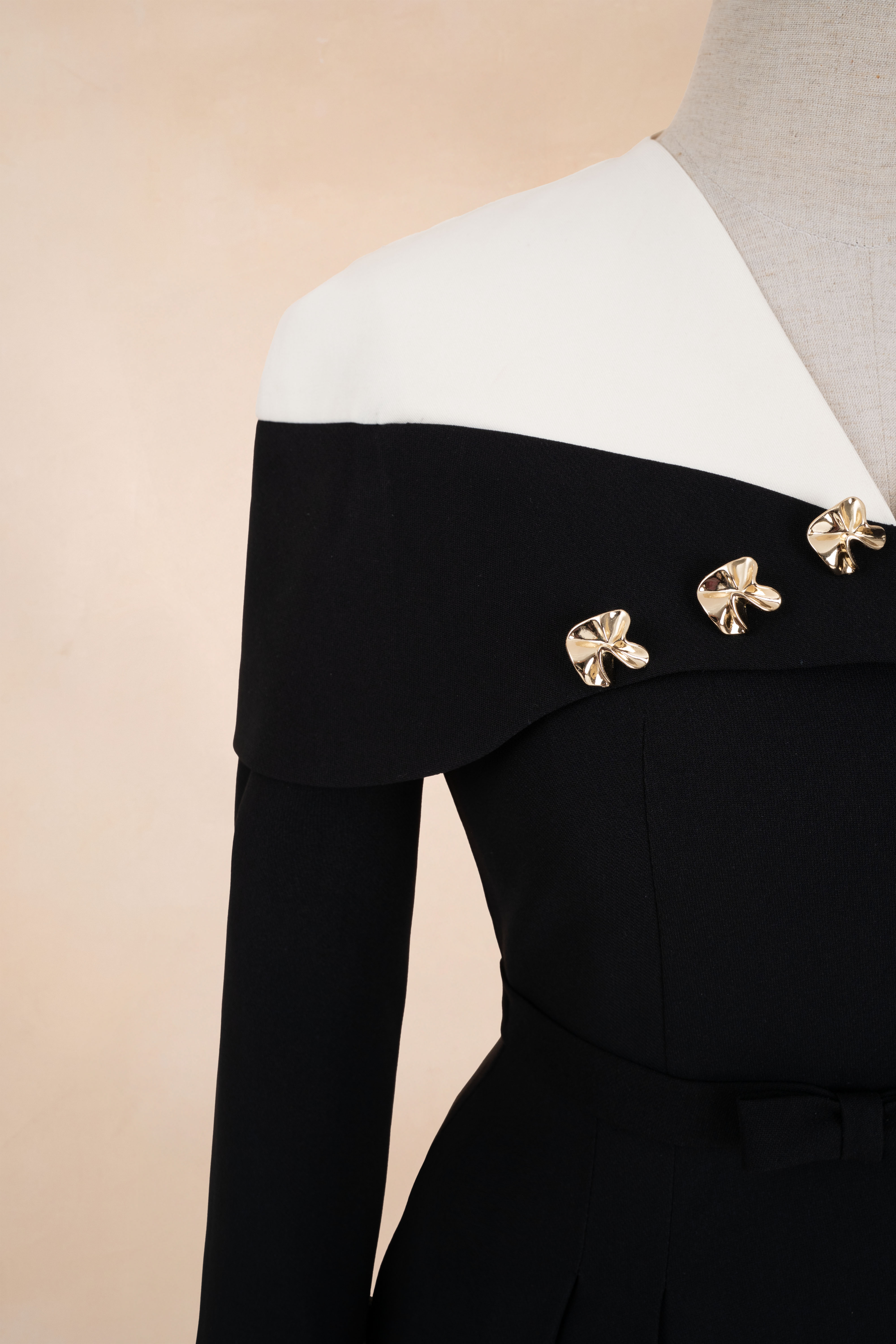 Đầm Xoè Tay Dài 3 Cúc_thumbnail_3