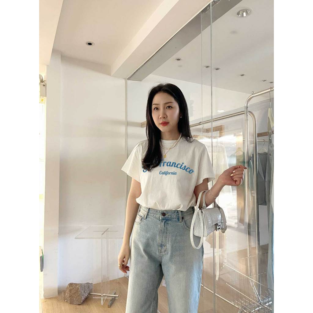 Áo thun nữ form vừa regular ARD540 Miucho Chic cotton cổ tròn in typography_thumbnail_4