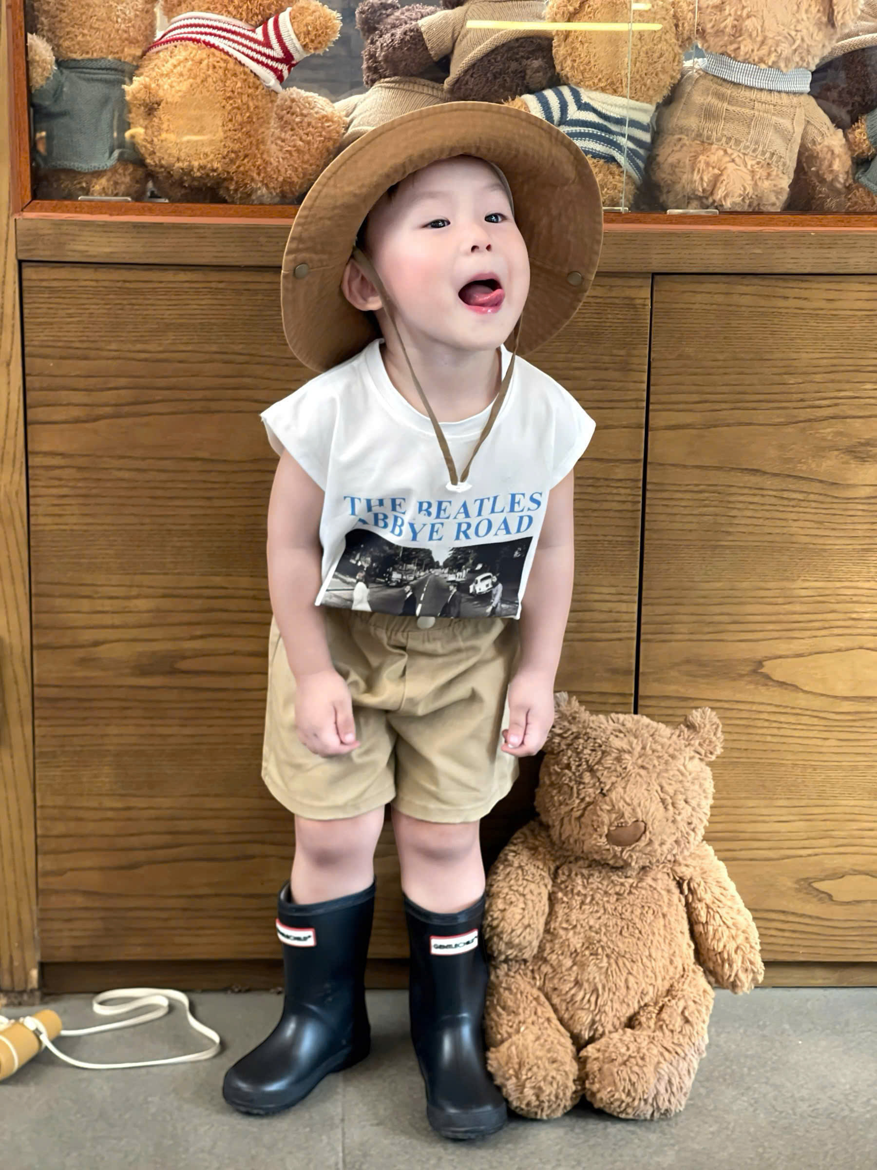 R18 BỘ BA LỖ NGƯỜI QUA ĐƯỜNG- A201.621