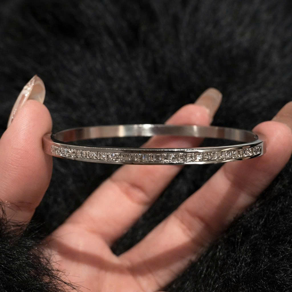 Vòng tay cuff dãy đá vuông trắng._thumbnail_3