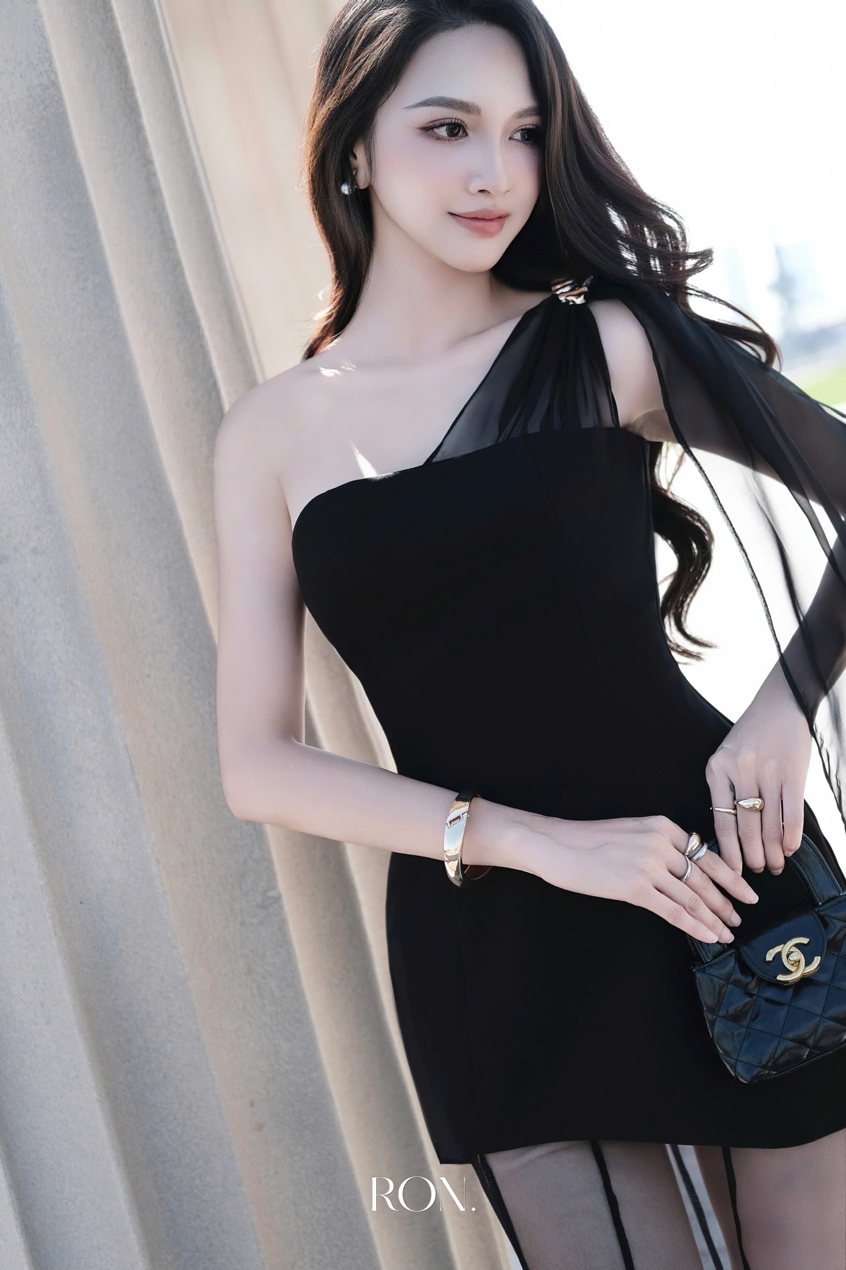 Váy quây chân lưới_thumbnail_8