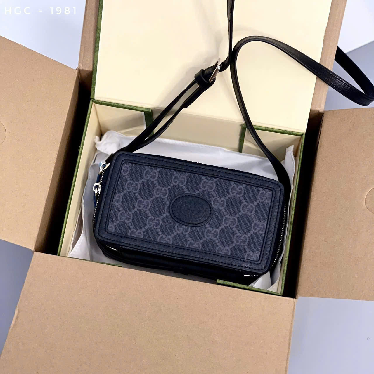 Túi đeo chéo mini Gucci GG Supreme đen họa tiết monogram_thumbnail_2