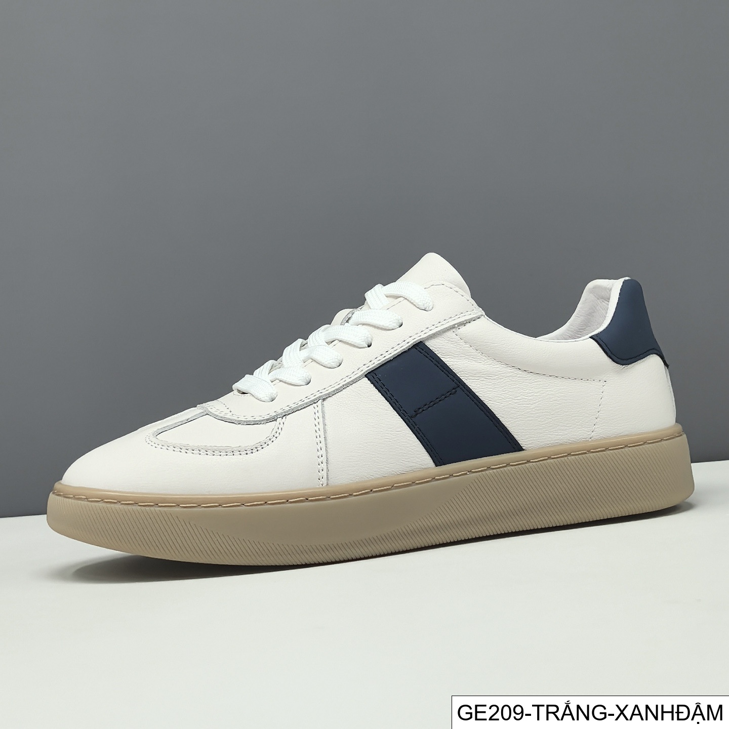 GE209 - Giày thường ngày màu khối da bò lớp một dành cho nam, giày hợp thời trang cao cấp đa năng, giày thể thao da thật Châu Âu, giày sang trọng nam dễ tiếp cận