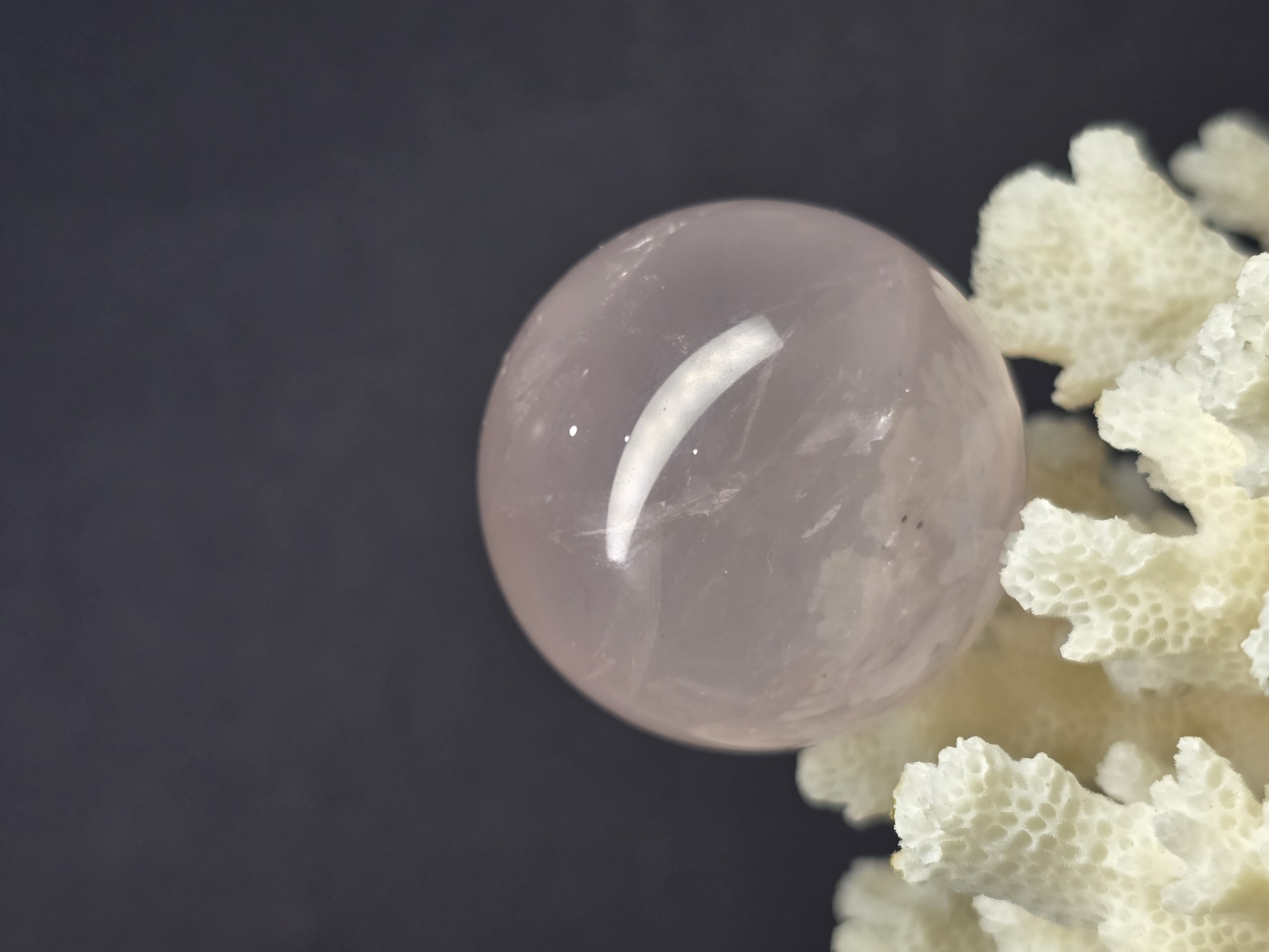 Bi Cầu Mini (~3CM) Thạch Anh Hồng Rose Quartz (tặng kèm đế thủy tinh)