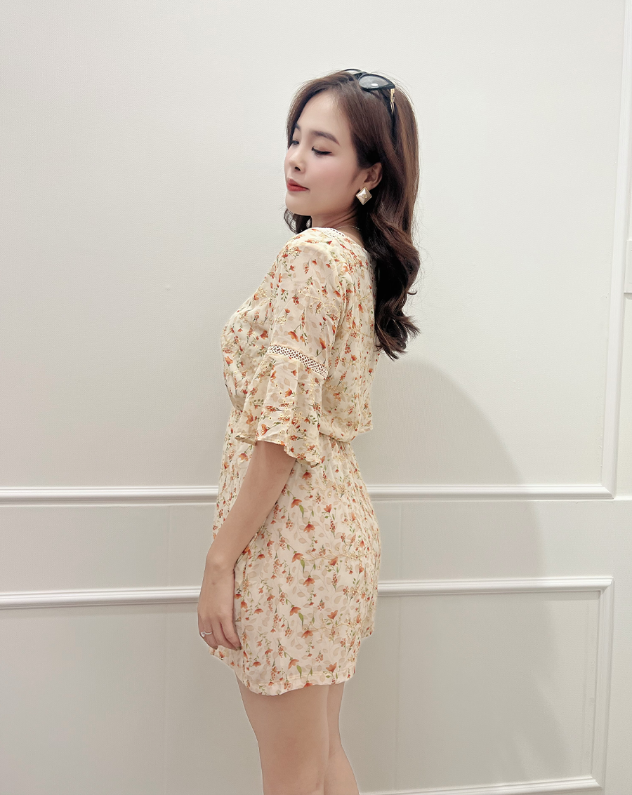 Jumpsuit ngắn phối ren cổ V Hàn Quốc_thumbnail_4