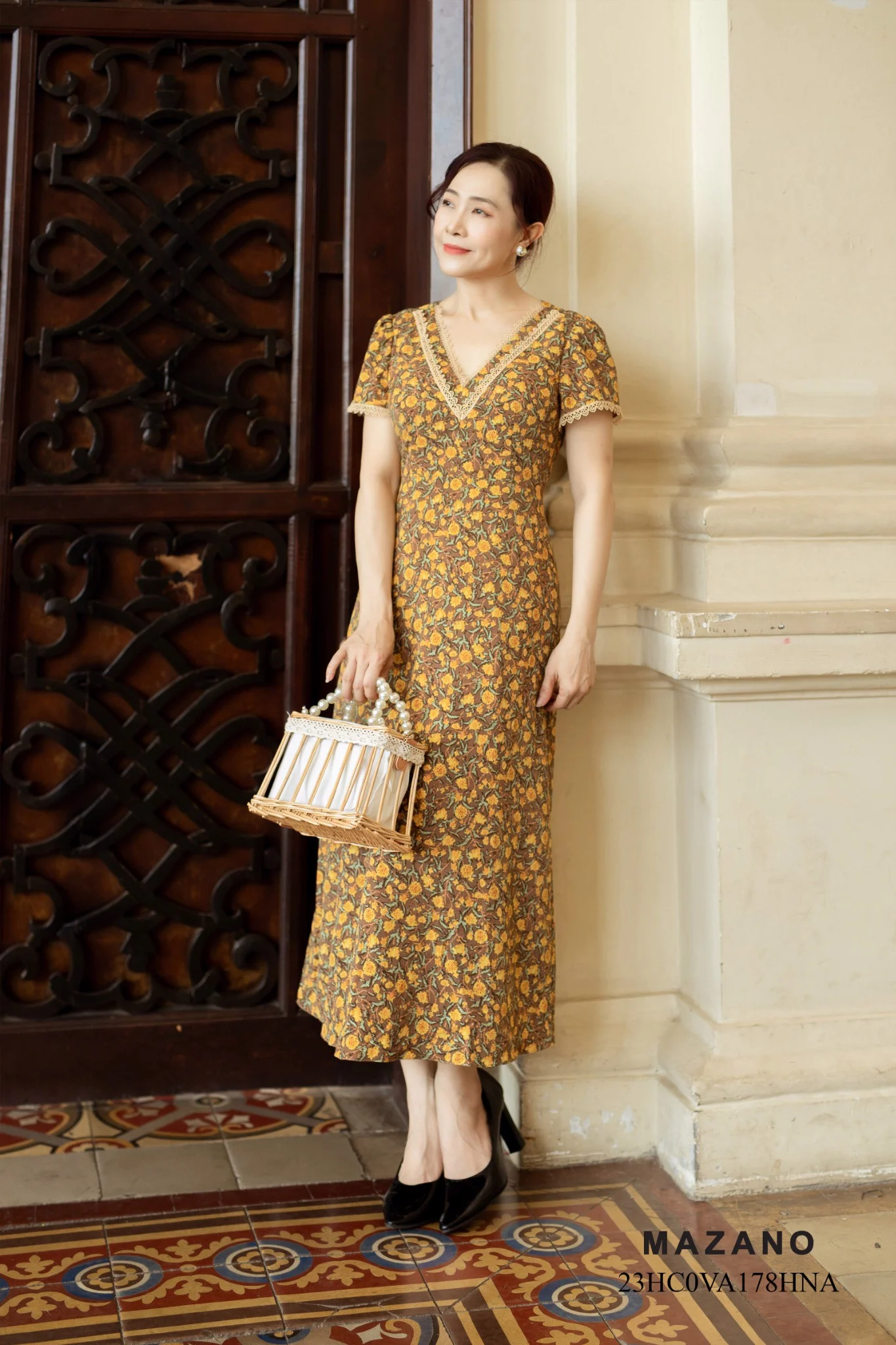 Váy Đầm Ôm Vải chiffon dày Hoạ tiết hoa nhí Cổ V phối ren Tay ngắn Dài ngang bắp chân