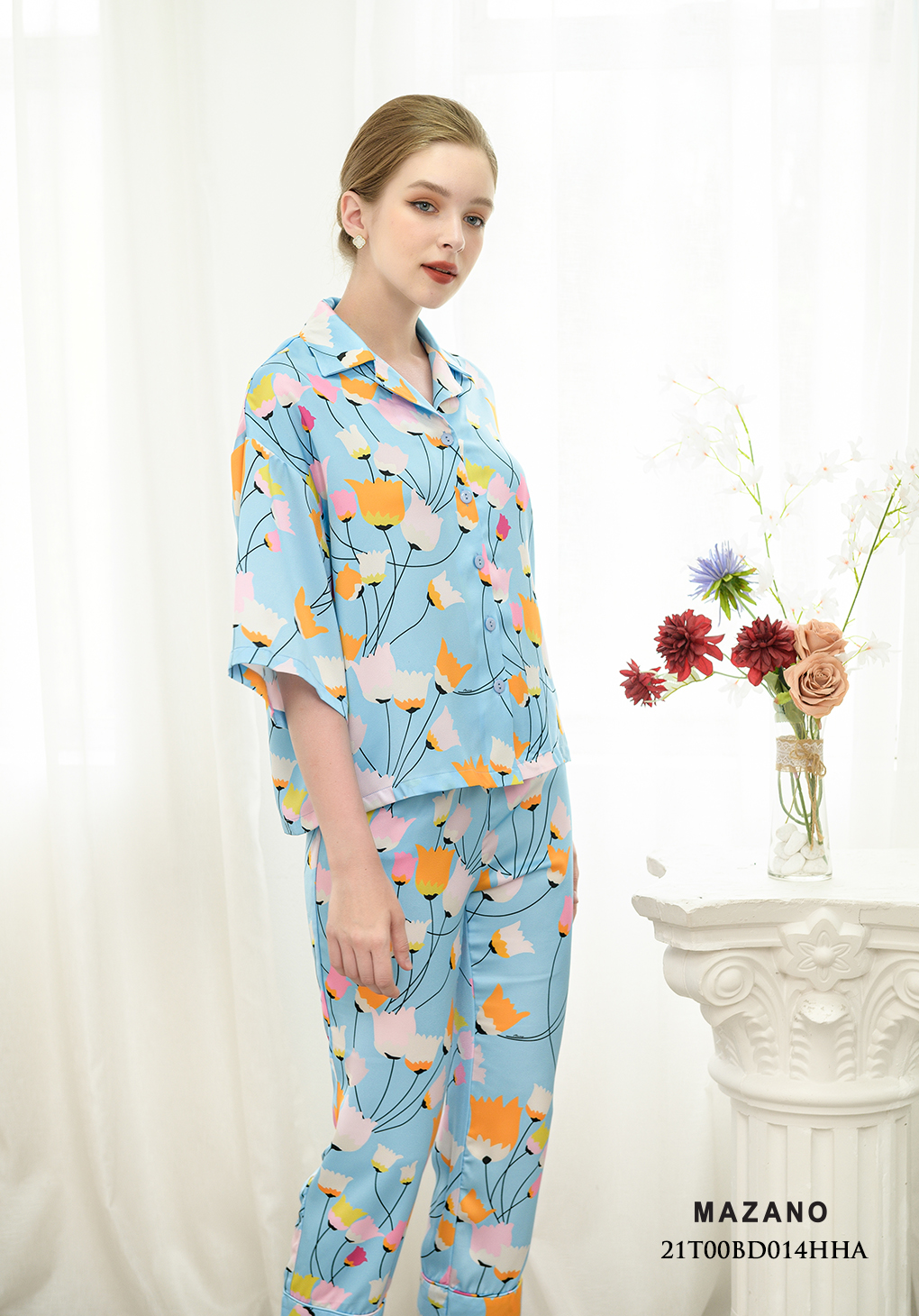 Bộ đồ xanh họa tiết tay lỡ cánh dơi