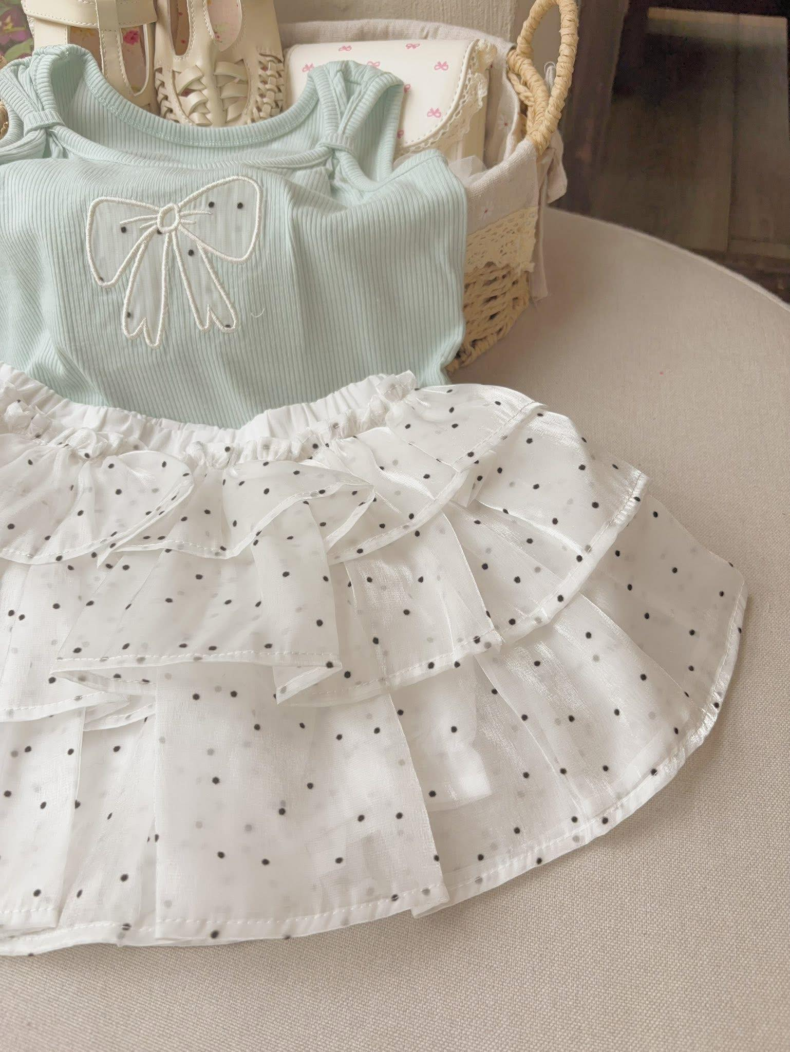 (E146) Set áo sát nách màu xanh kèm chân váy xoè tầng chấm bi hãng HMX