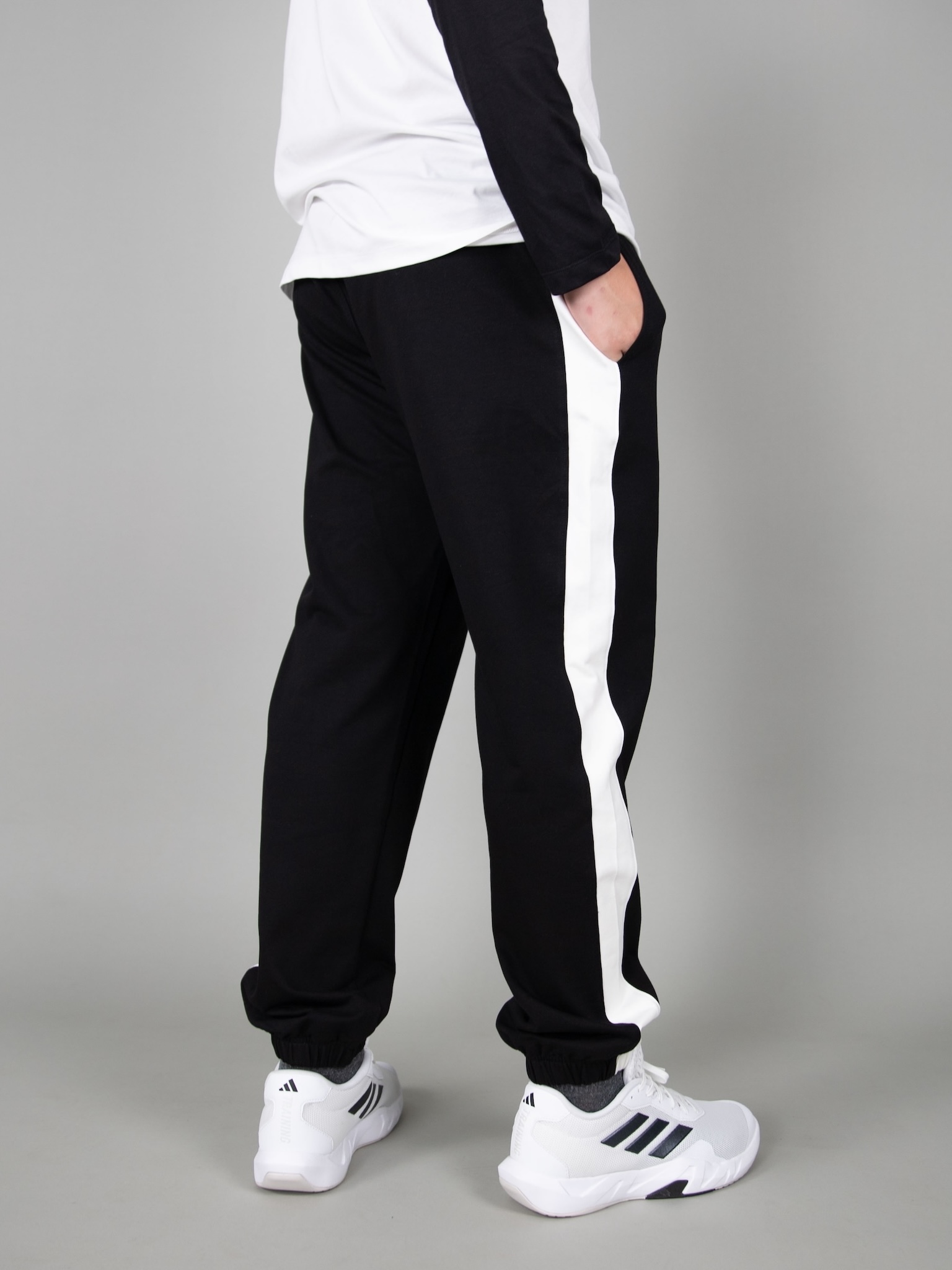 Quần nỉ bé trai màu đen phối dọc trắng_thumbnail_2