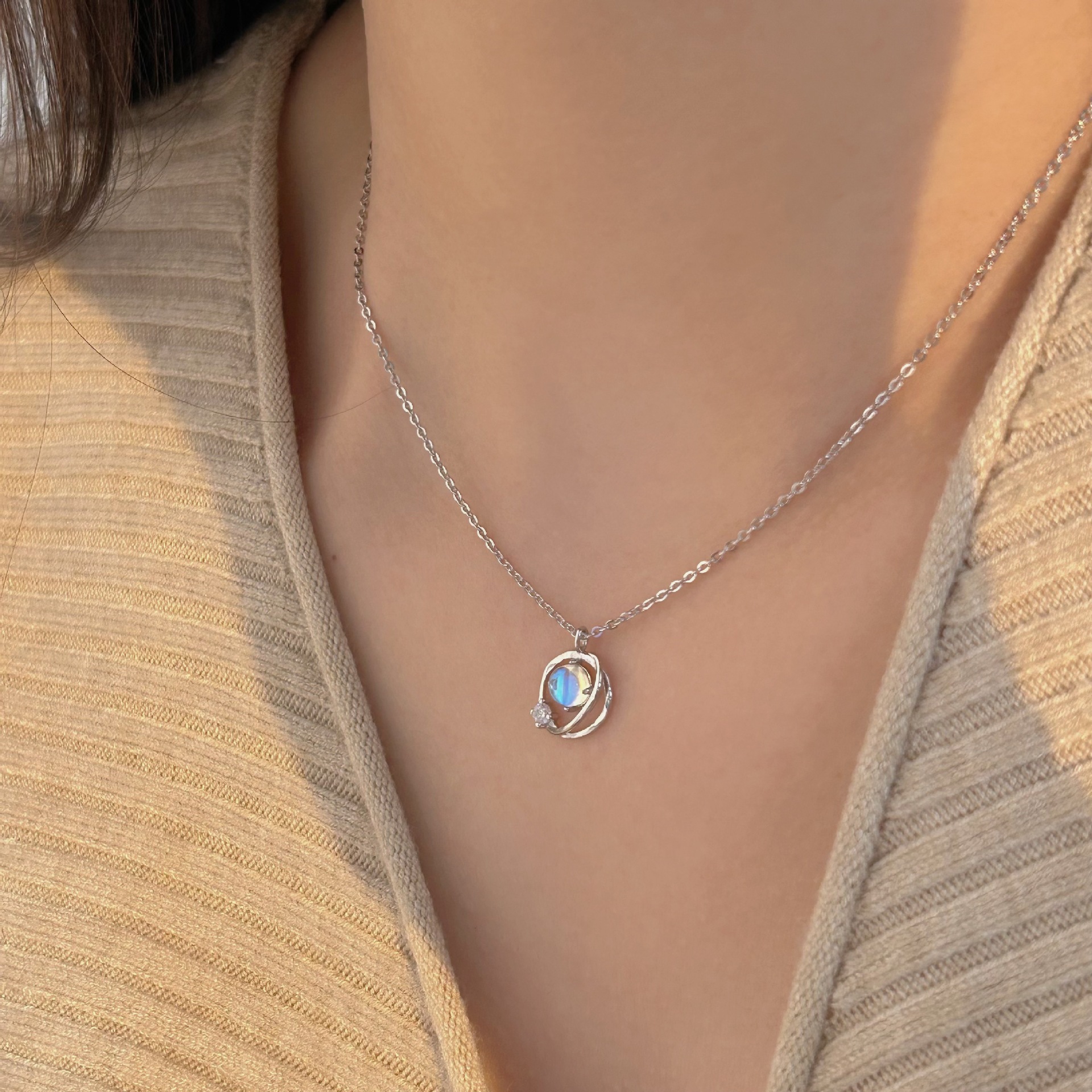 D205 - Dây chuyền địa cầu đá moon mặt trăng_thumbnail_2