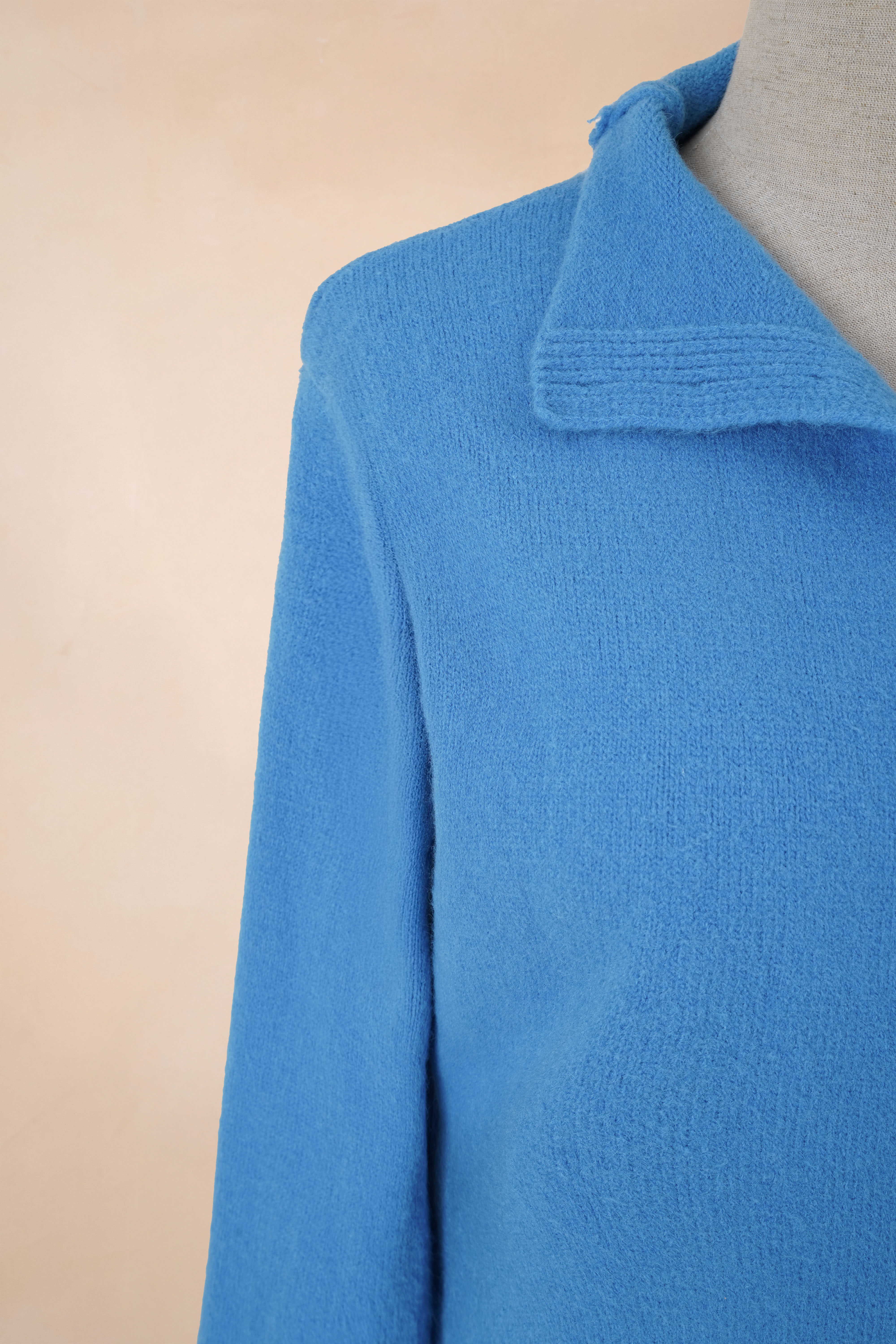 Áo Len Cổ Tròn Cúc Dọc_thumbnail_11