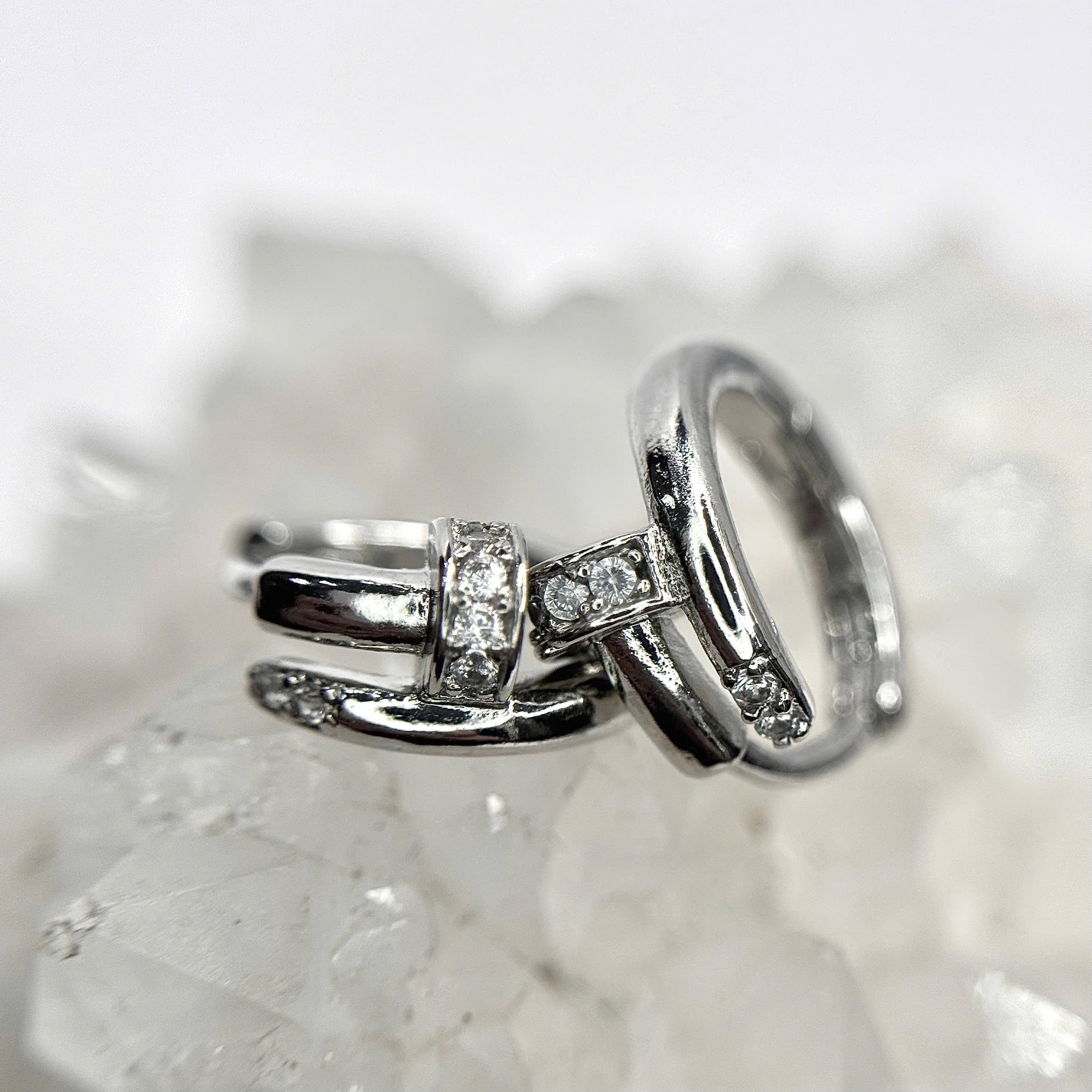 Khuyên vòng kiểu hợp kim đinh tán_thumbnail_2