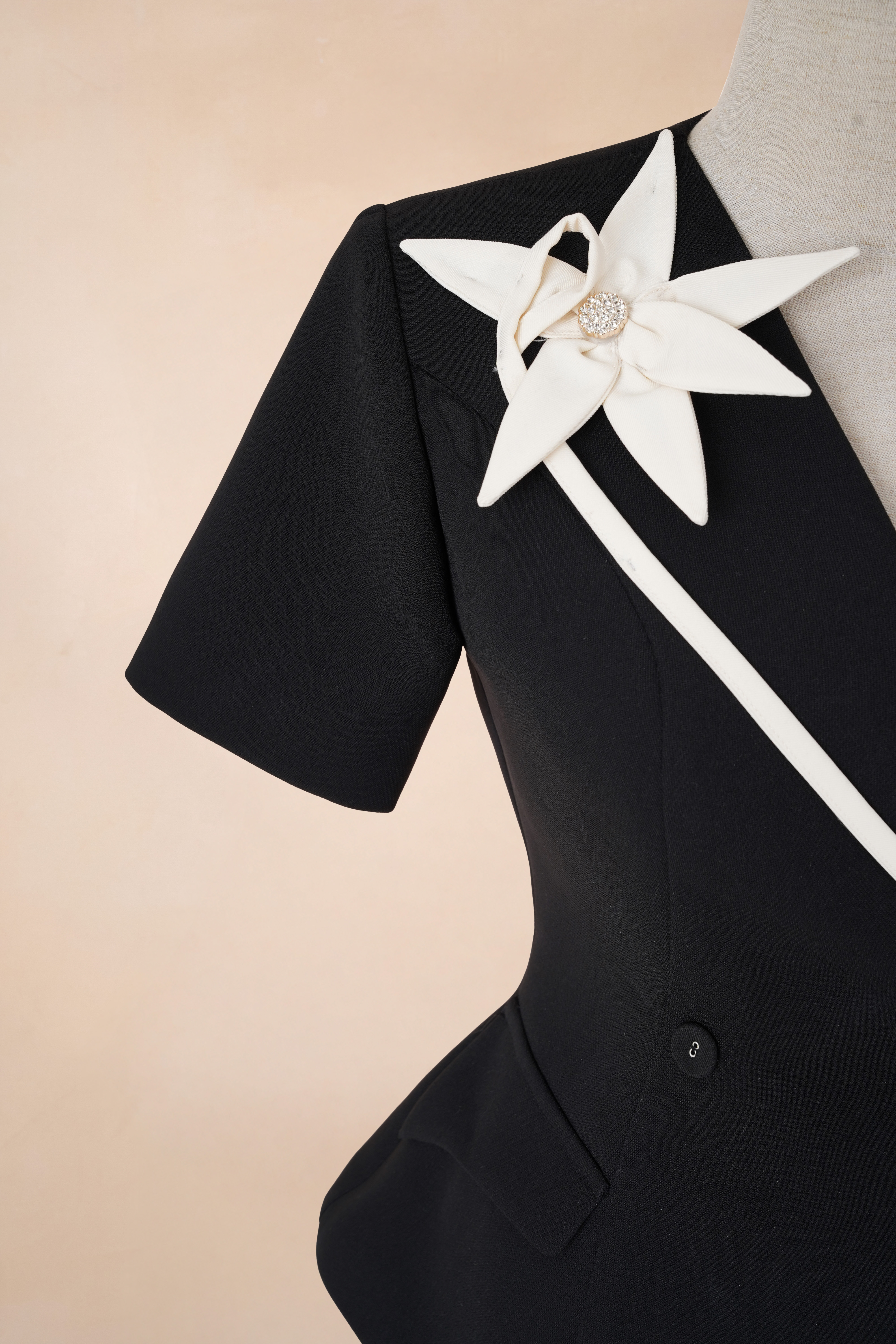 Áo PL Cổ V Hoa Vai_thumbnail_2