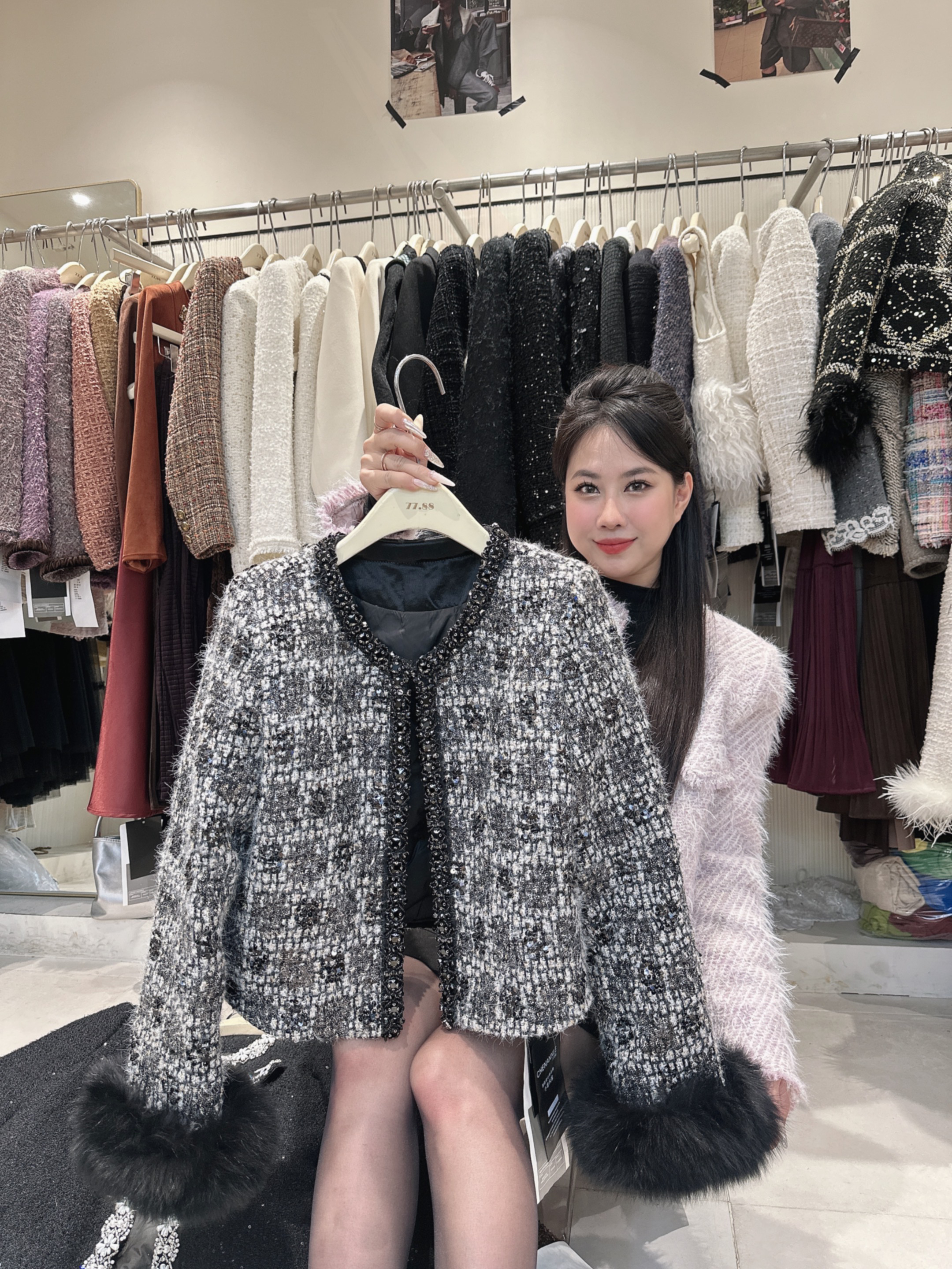 Áo dạ viền đá tay lông - V10