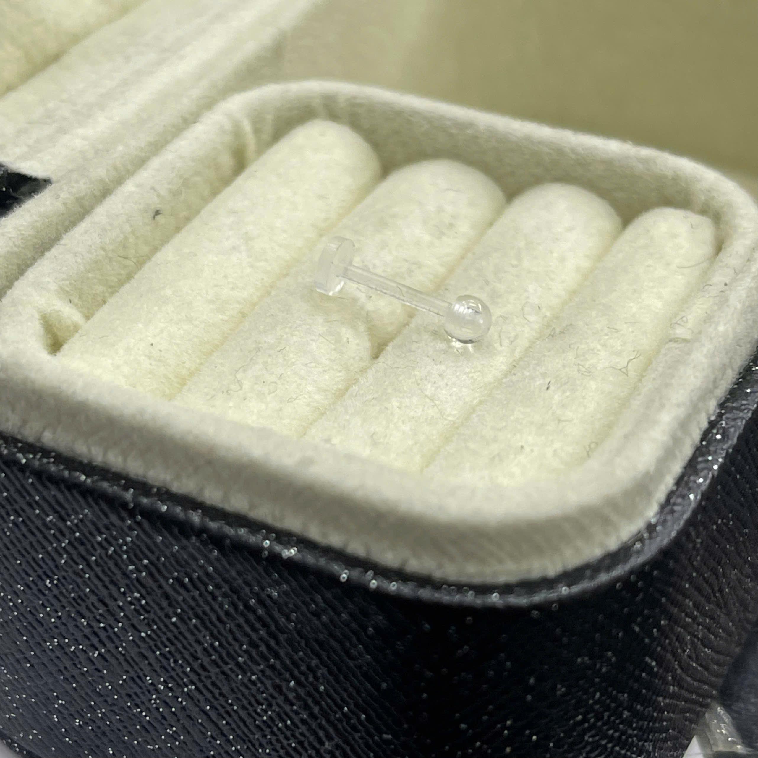 Khuyên trong suốt đít dẹt size 8._thumbnail_3