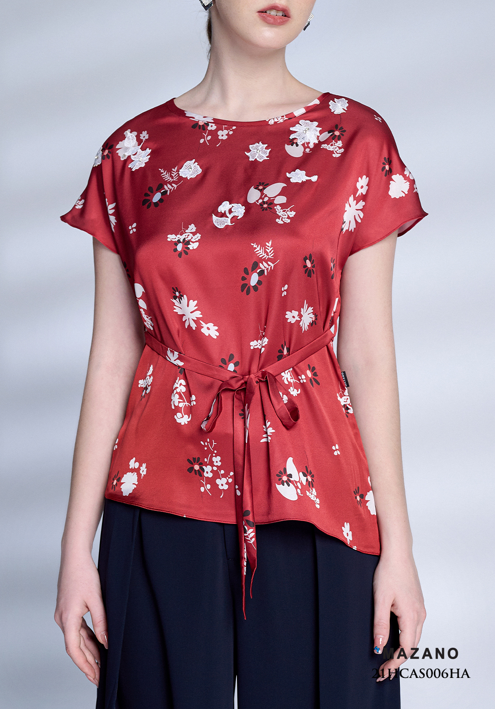 Áo top lụa nền đỏ họa tiết hoa_thumbnail_4
