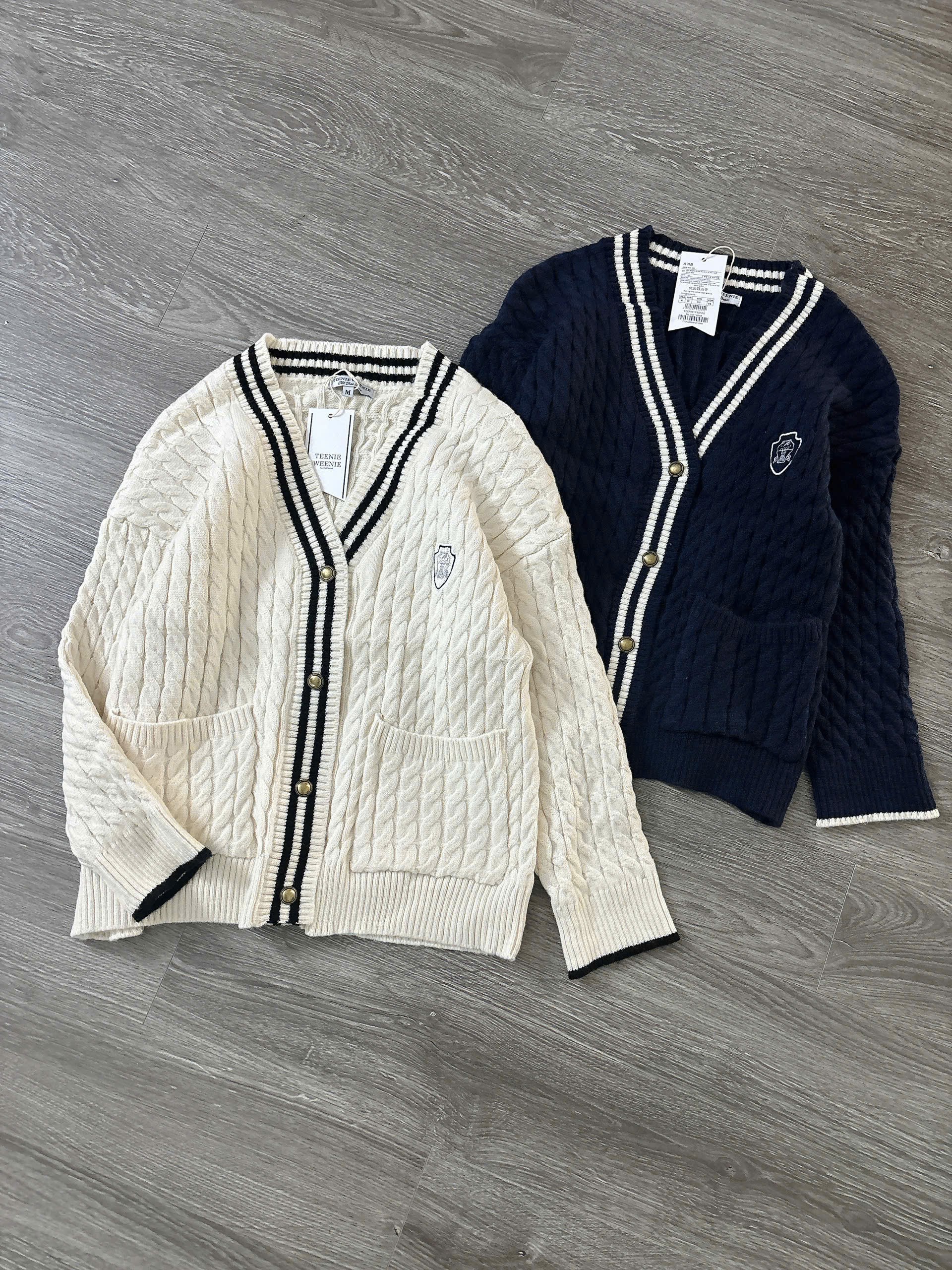 A805 ÁO KHOÁC DỆT KIM 2 MÀU_thumbnail_12