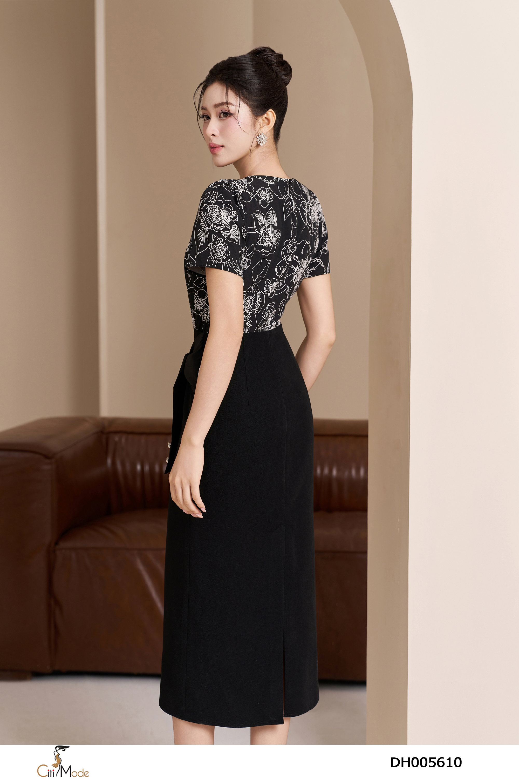 Đầm ôn đen phối họa tiết đai nhún hông_thumbnail_2