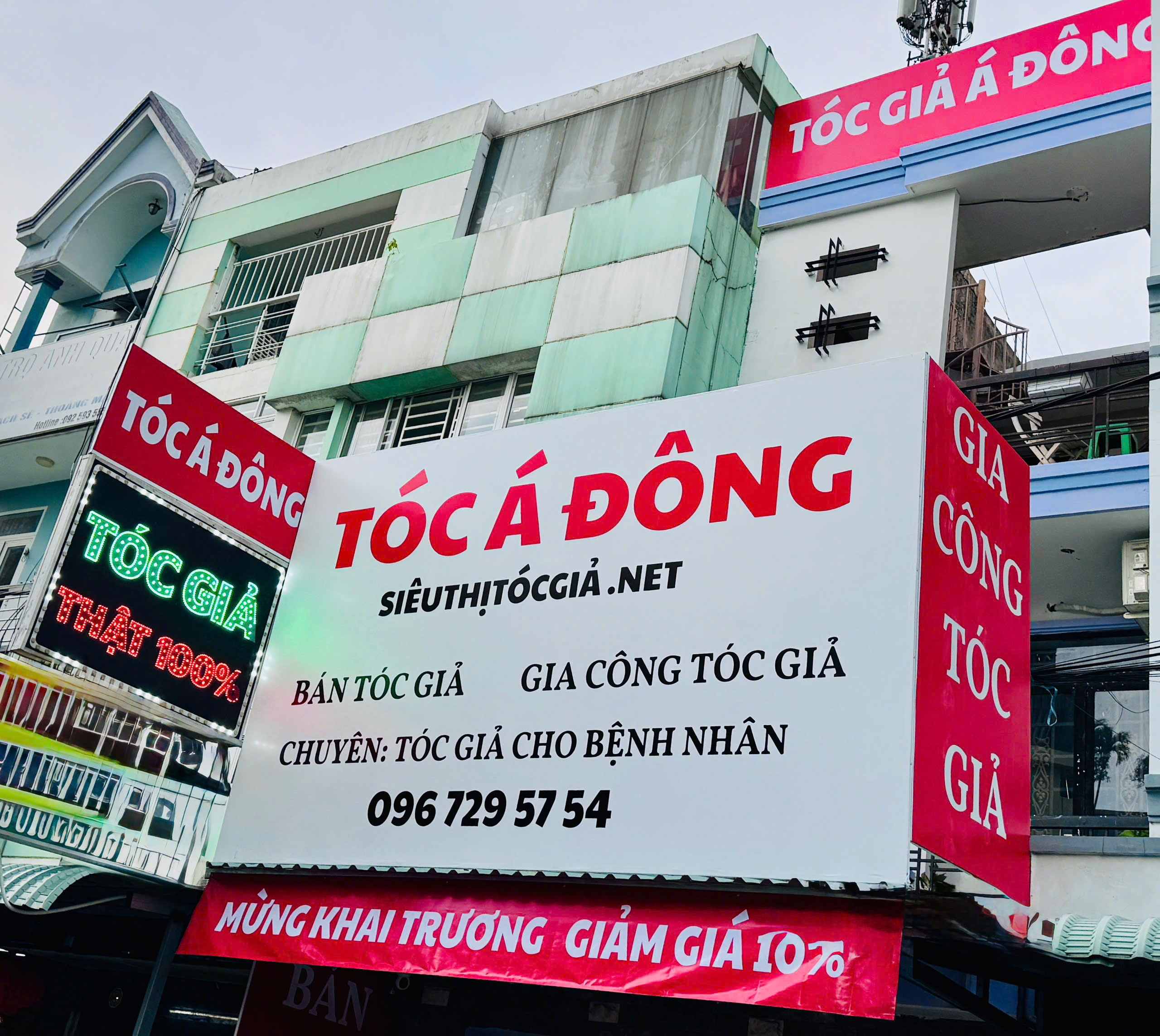 Tóc Giả Cho Người Trọc Đầu: Giải Pháp Lấy Lại Tự Tin và Vẻ Đẹp Tự Nhiên Cùng Tóc Á Đông