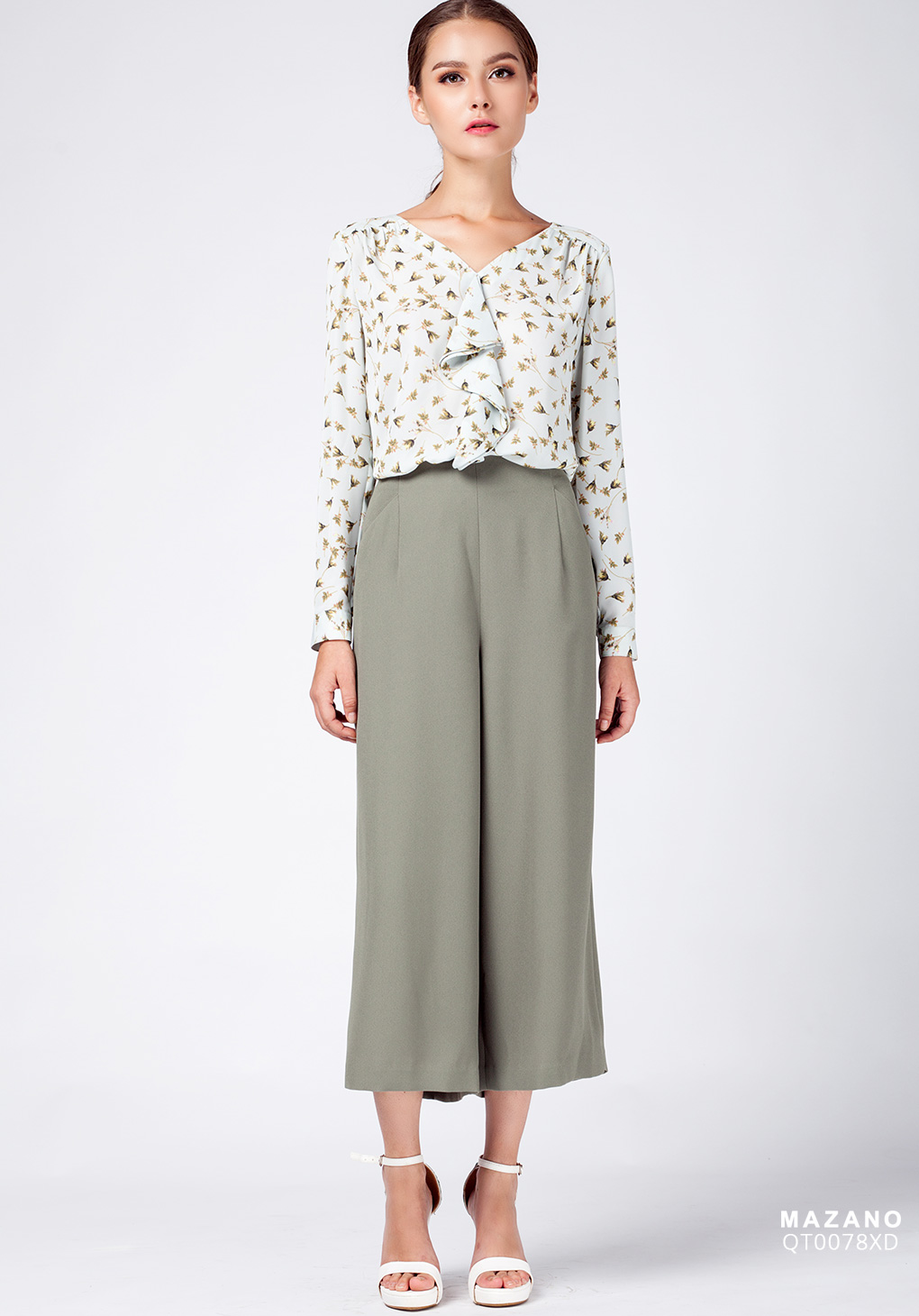 Áo sơ mi hoa bèo ngực cổ V dài tay