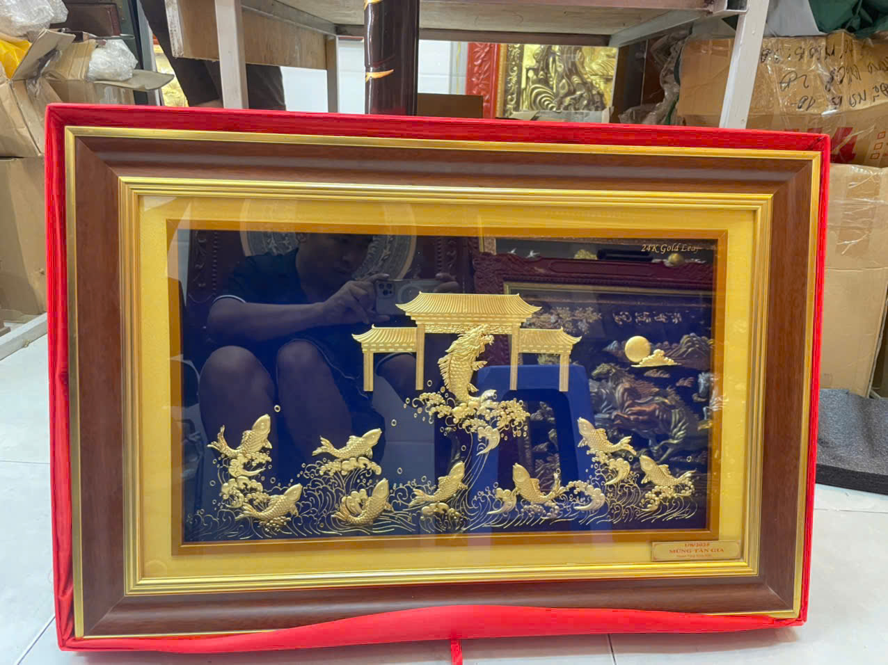 Tranh cá chép vượt vũ môn dát vàng 24k KT 70cm x 50cm 