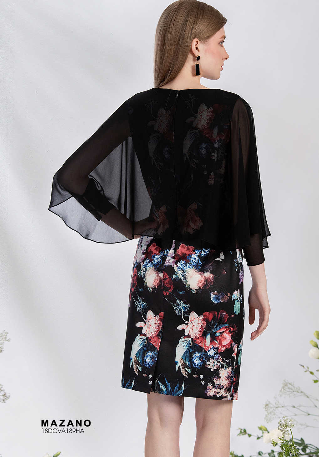 Váy đen phủ họa tiết tay cách điệu_thumbnail_3