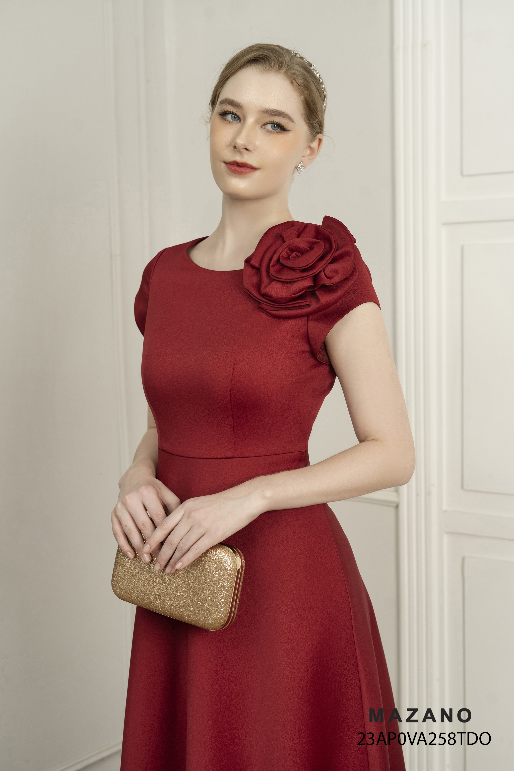 Đầm thân ôm chân rủ, đính hoa cuốn_thumbnail_5