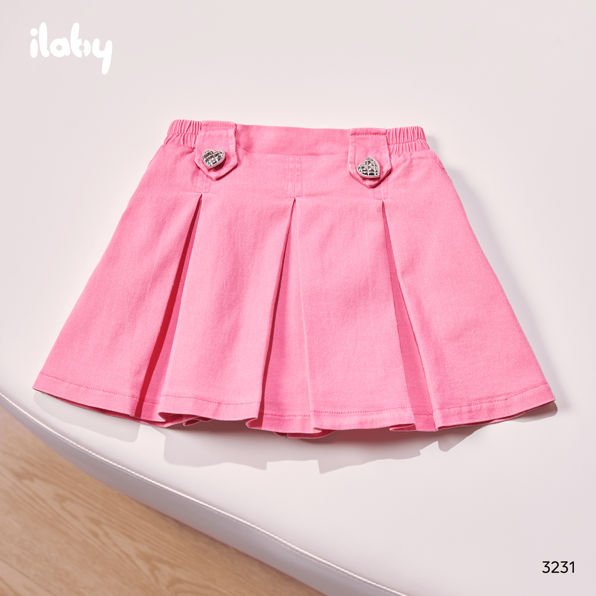 Chân váy xếp ly may cá trang trí