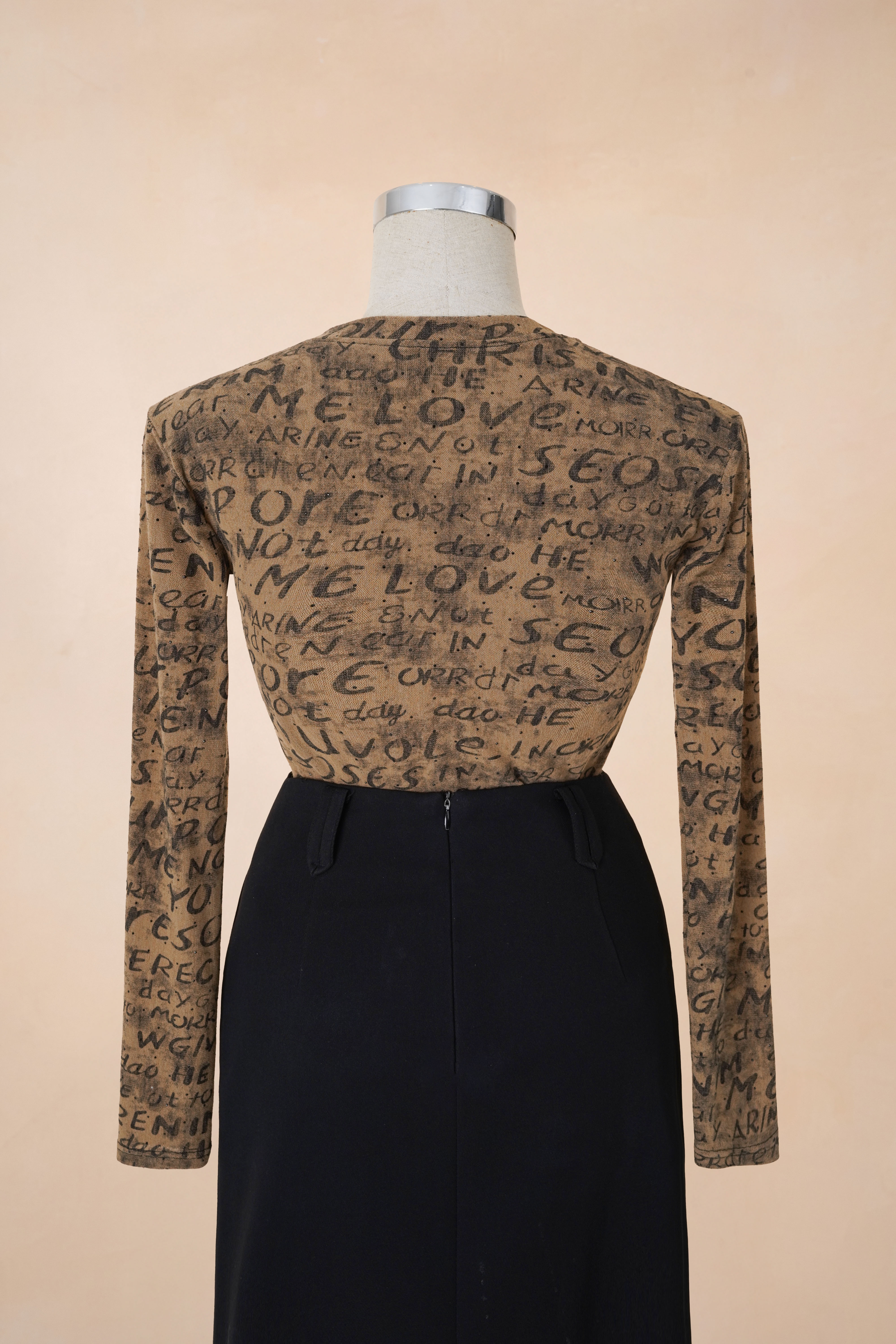 Áo Chữ Ép Nhiệt Đá Tay Dài