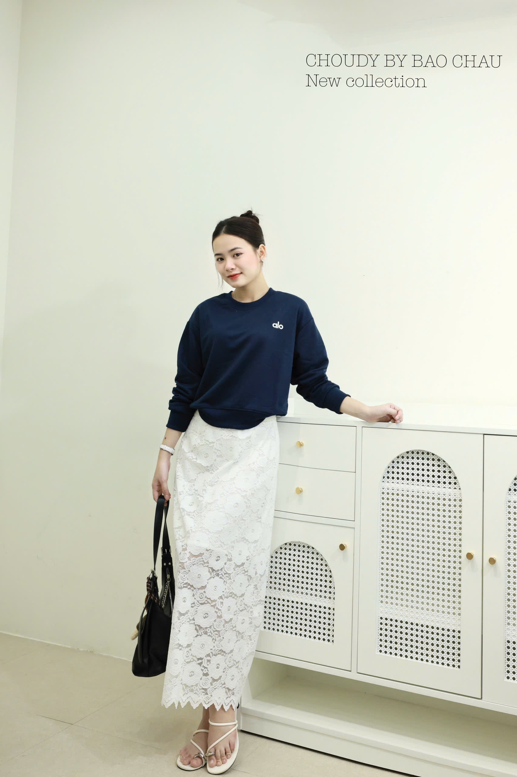 U42 CHÂN VÁY REN 2 MÀU