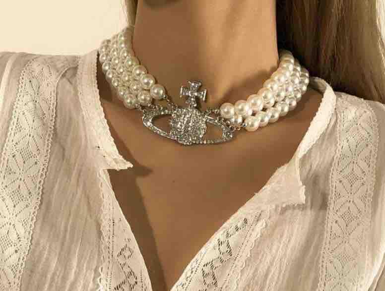 Vòng cổ hạt ngọc charm vương miện_thumbnail_3