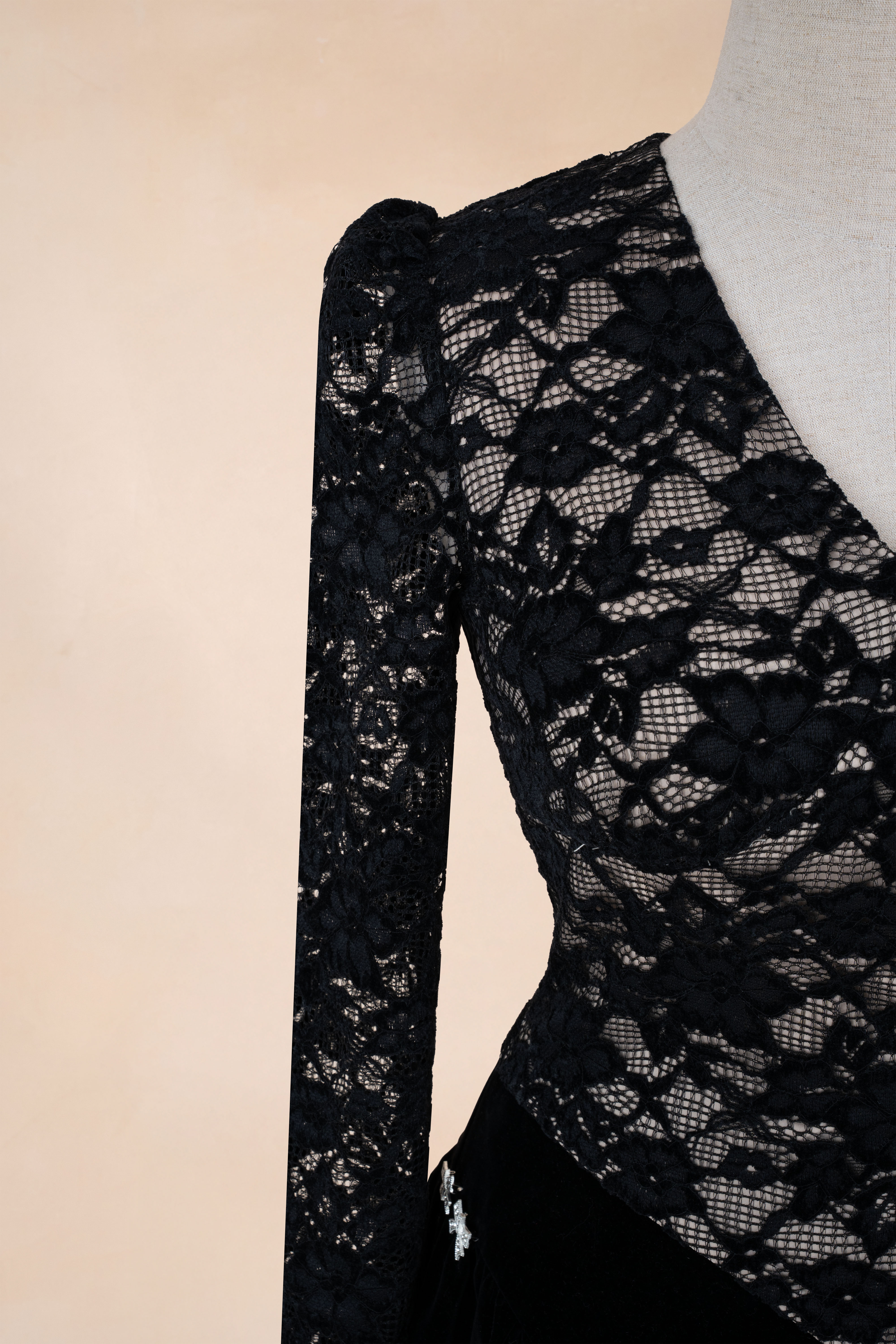 Đầm Xoè Cổ V Phối Nhung Dáng Ngắn Tag Nơ_thumbnail_3